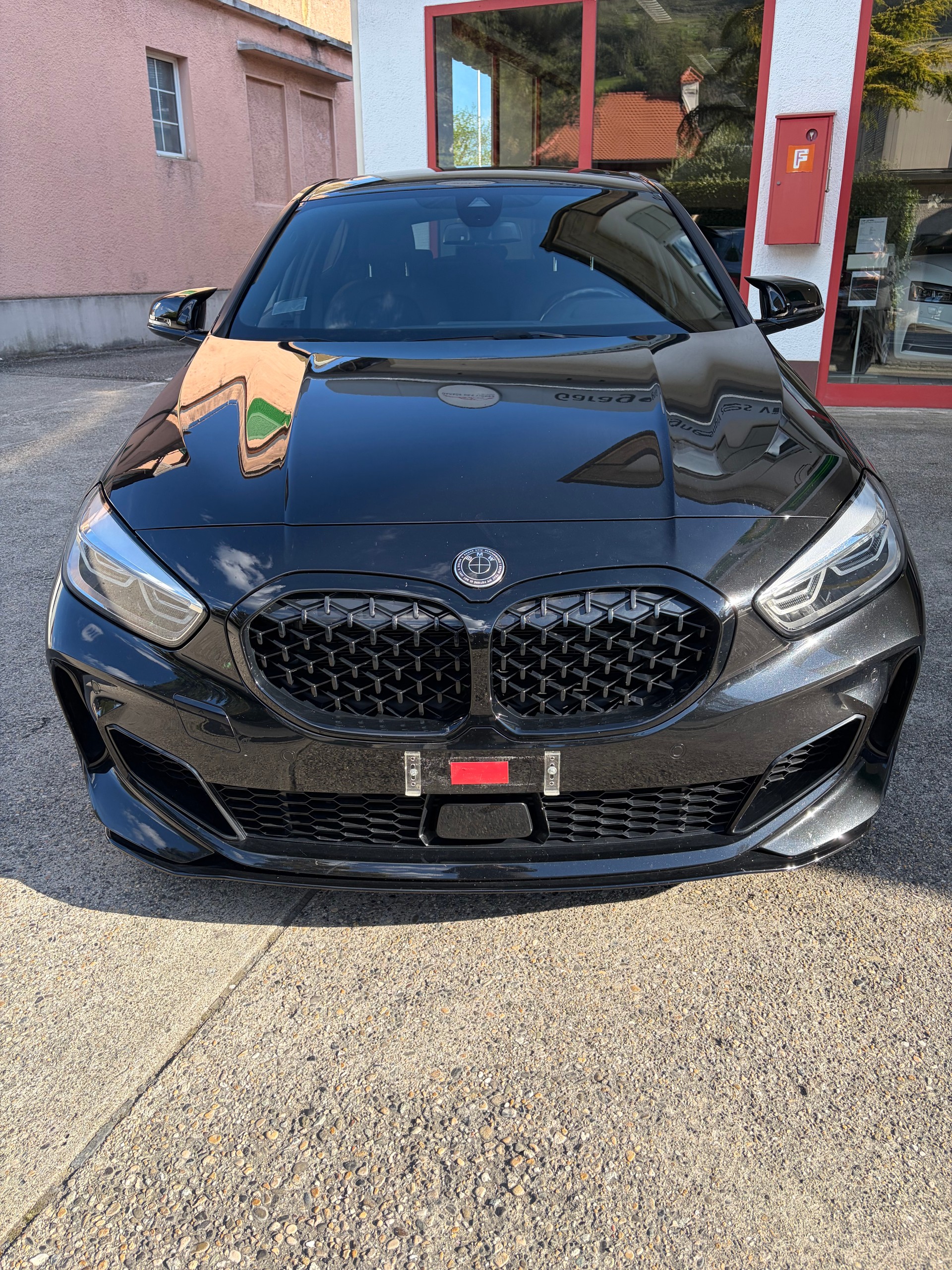 BMW M135i xDrive Steptronic-image-1