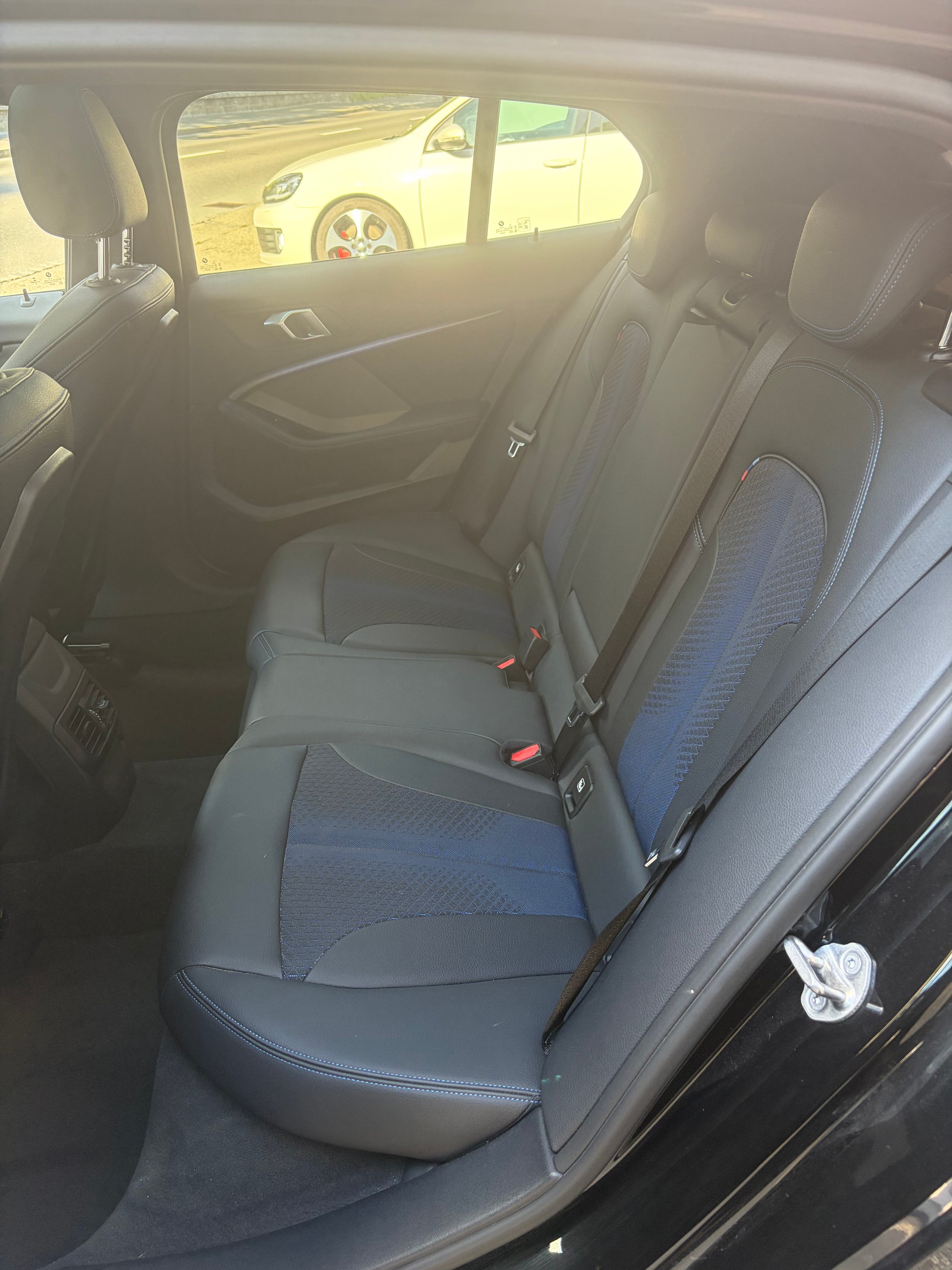 BMW M135i xDrive Steptronic-image-7