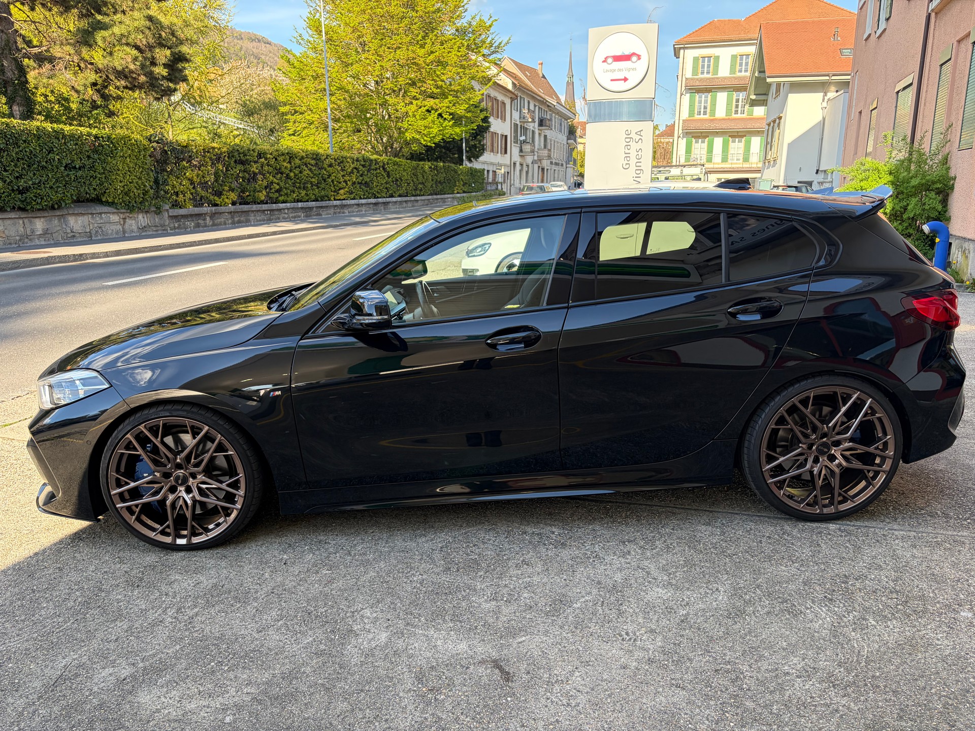 BMW M135i xDrive Steptronic-image-2
