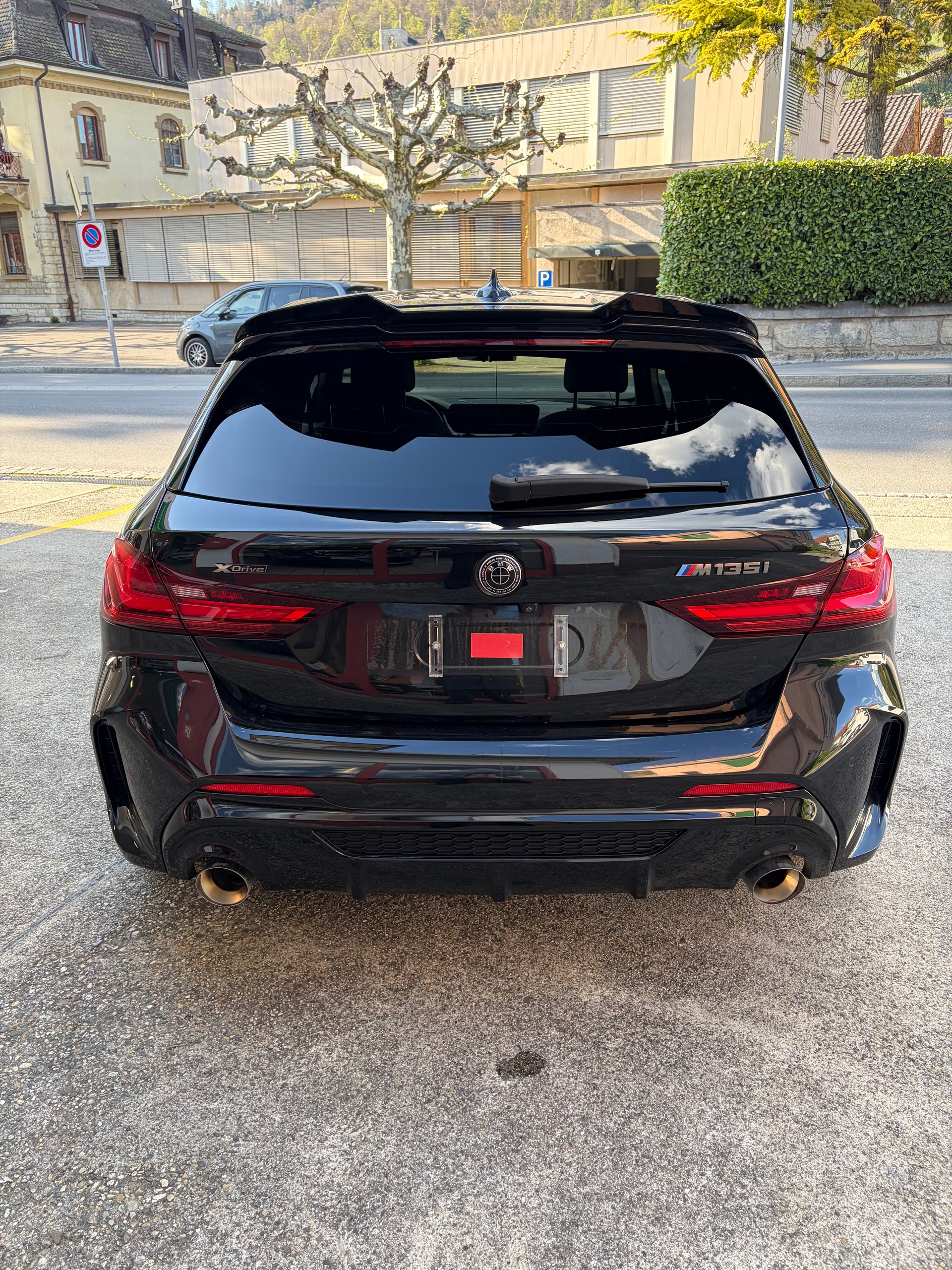 BMW M135i xDrive Steptronic-image-3