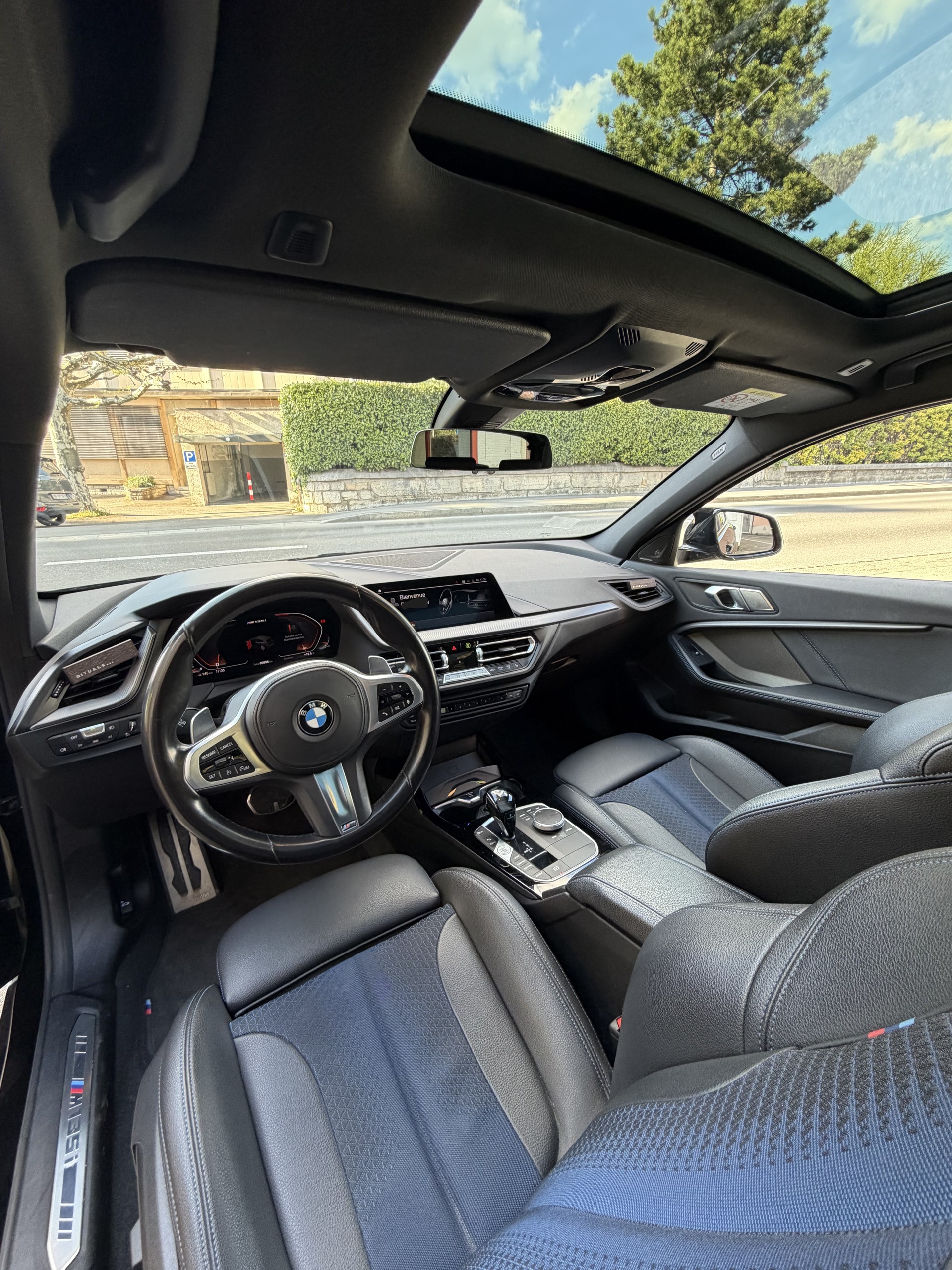 BMW M135i xDrive Steptronic-image-5