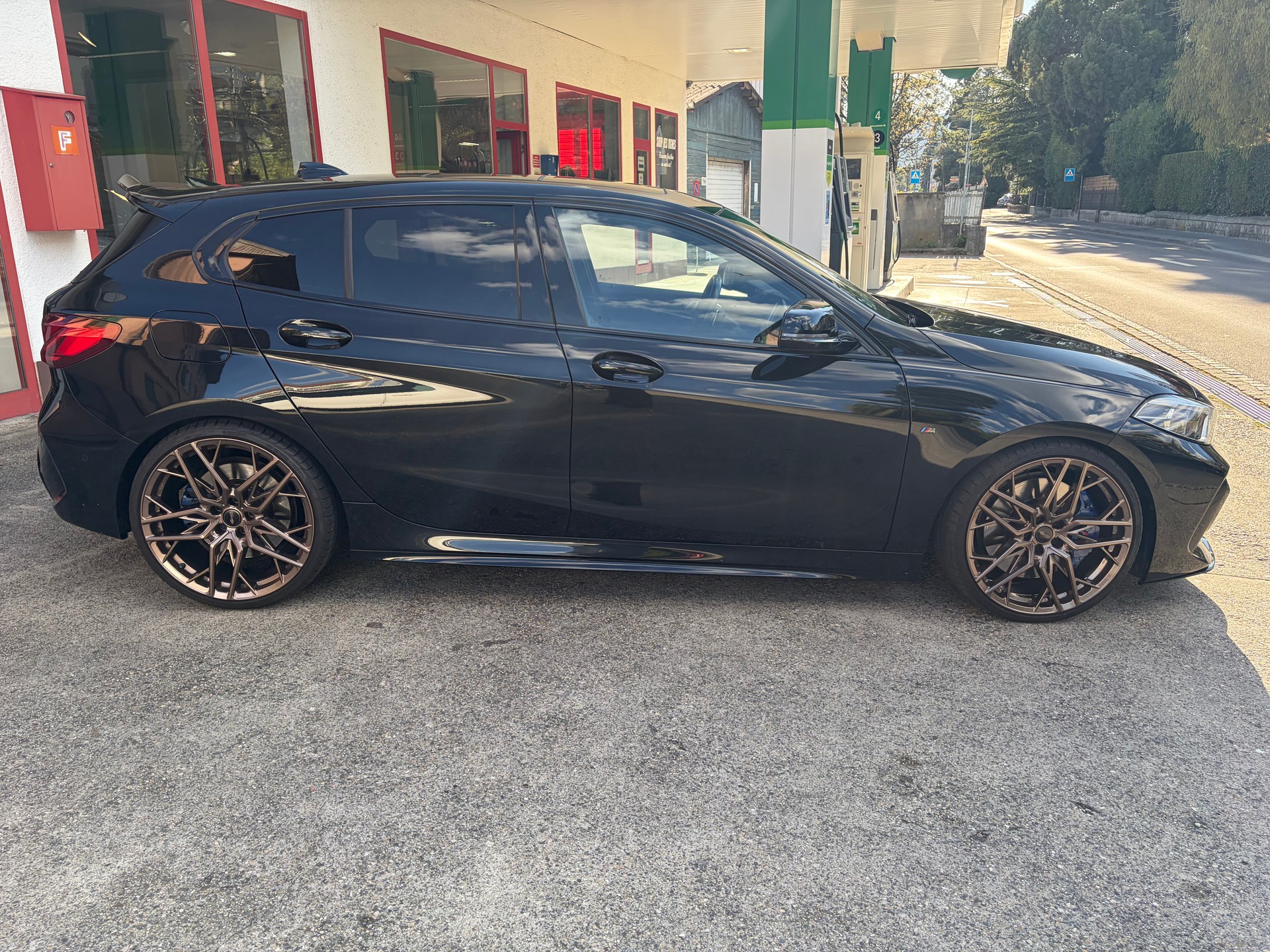 BMW M135i xDrive Steptronic-image-4