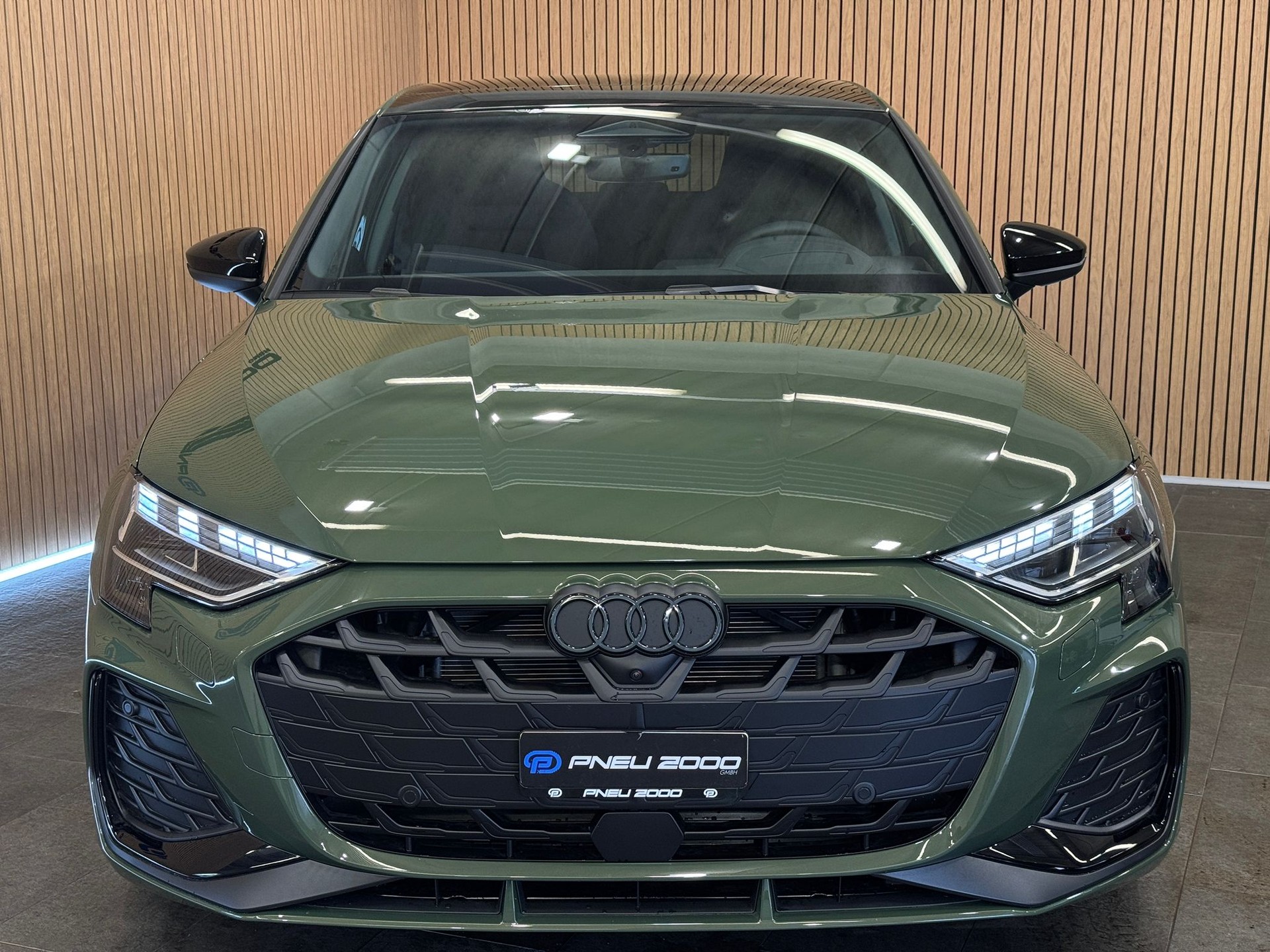 AUDI A3 Sportback TFSI 150 kW quattro S line S tronic *District Green*-image-2