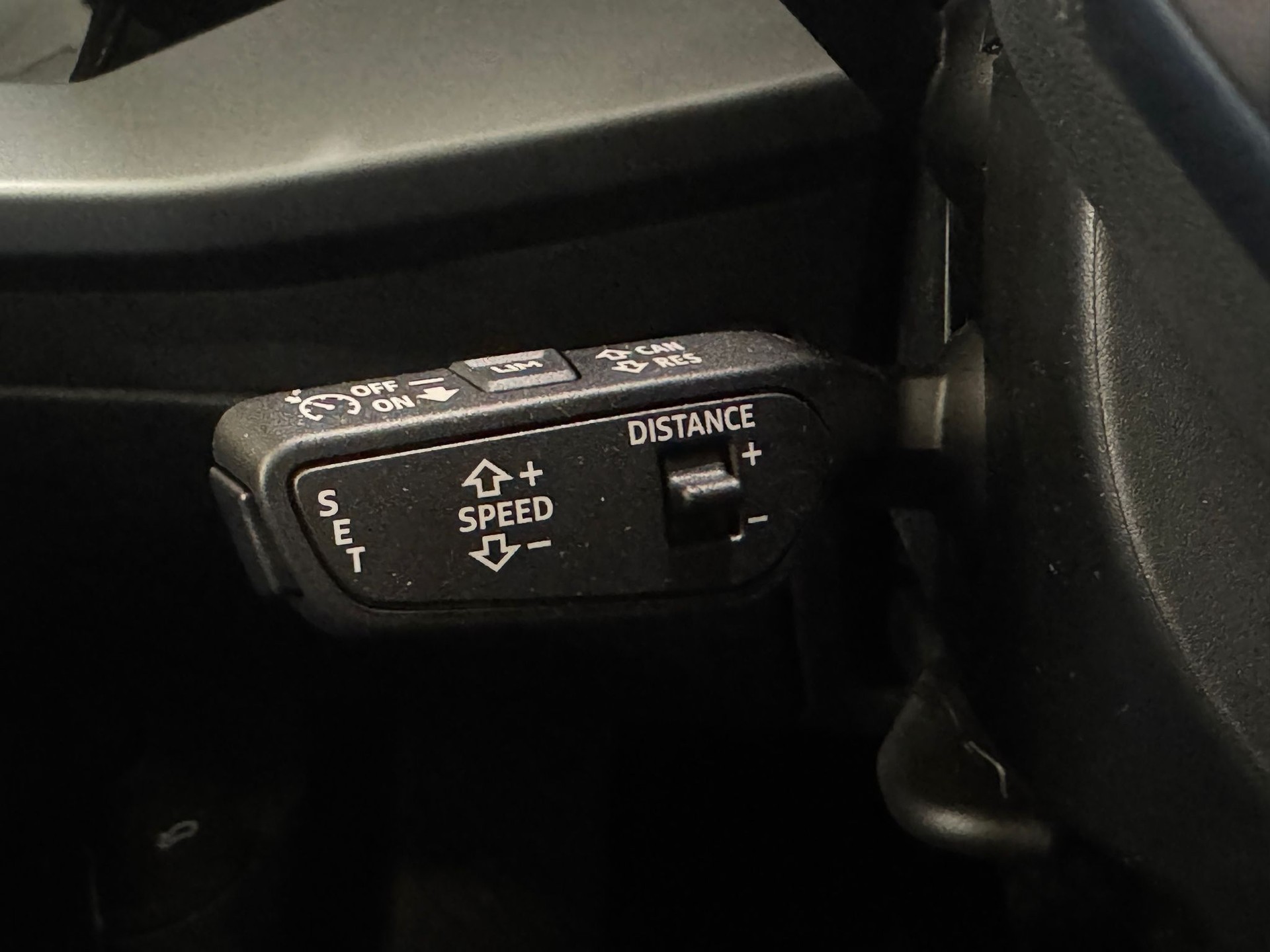 AUDI A3 Sportback TFSI 150 kW quattro S line S tronic *District Green*-image-12