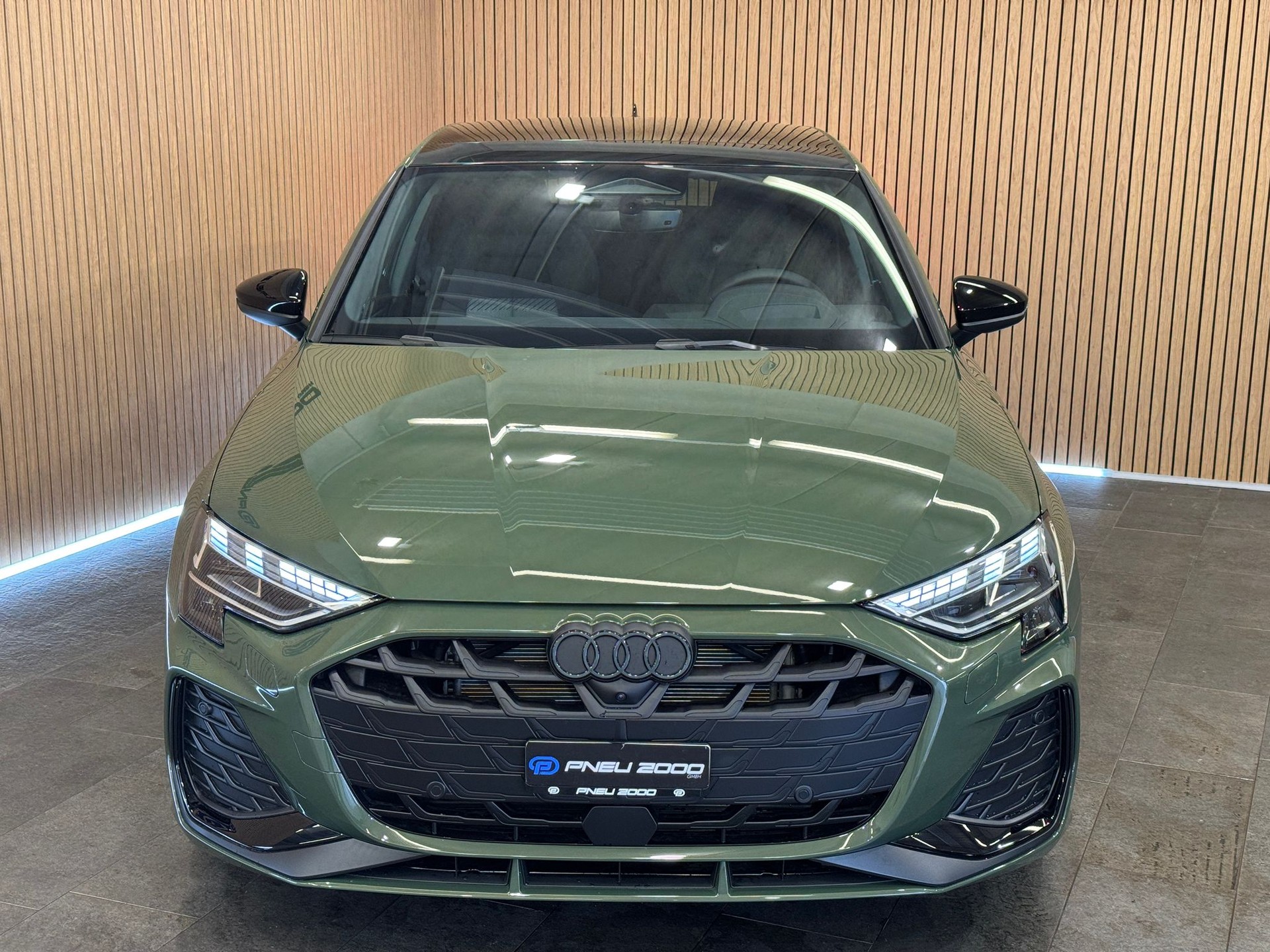 AUDI A3 Sportback TFSI 150 kW quattro S line S tronic *District Green*-image-1