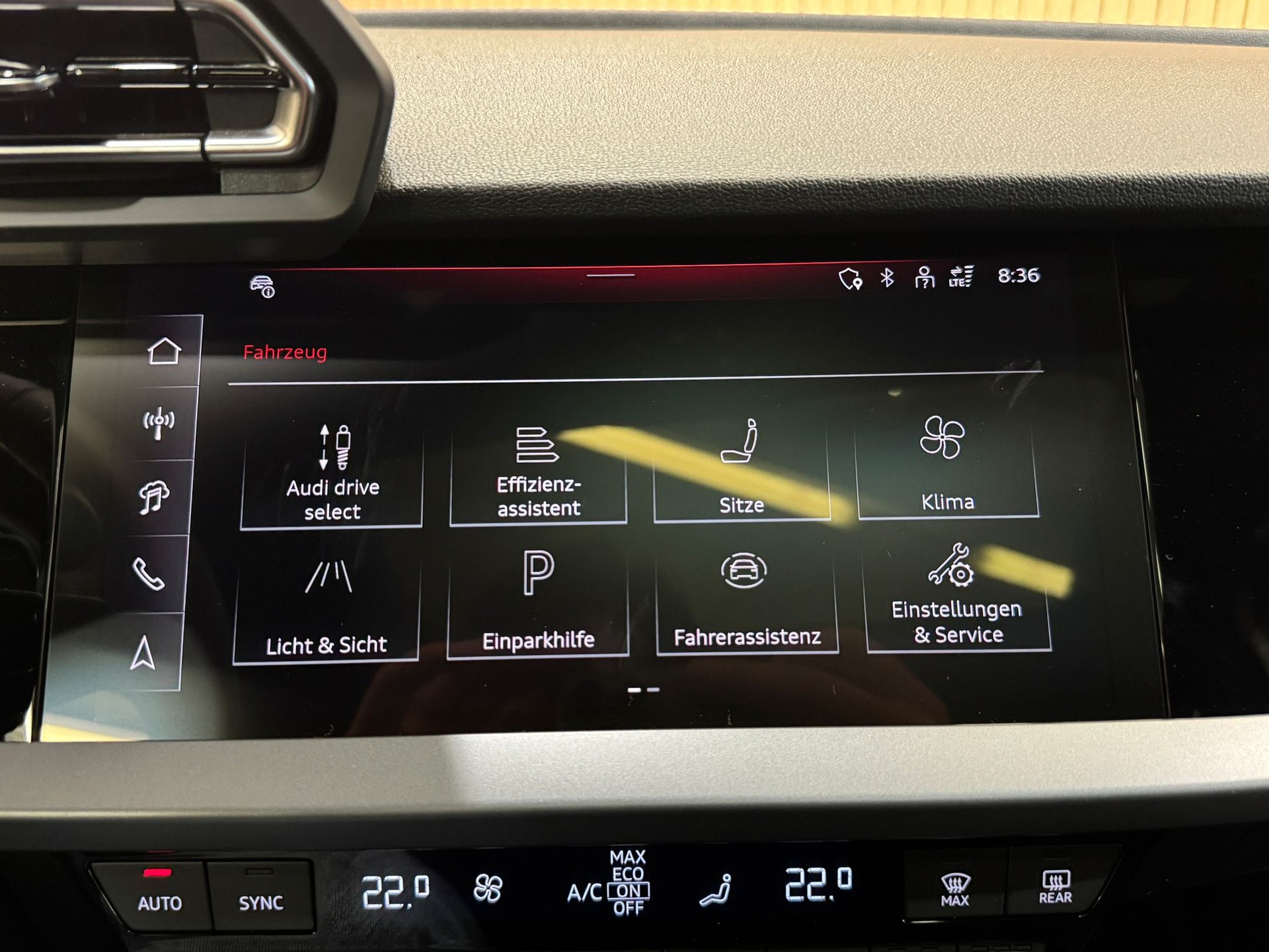 AUDI A3 Sportback TFSI 150 kW quattro S line S tronic *District Green*-image-18