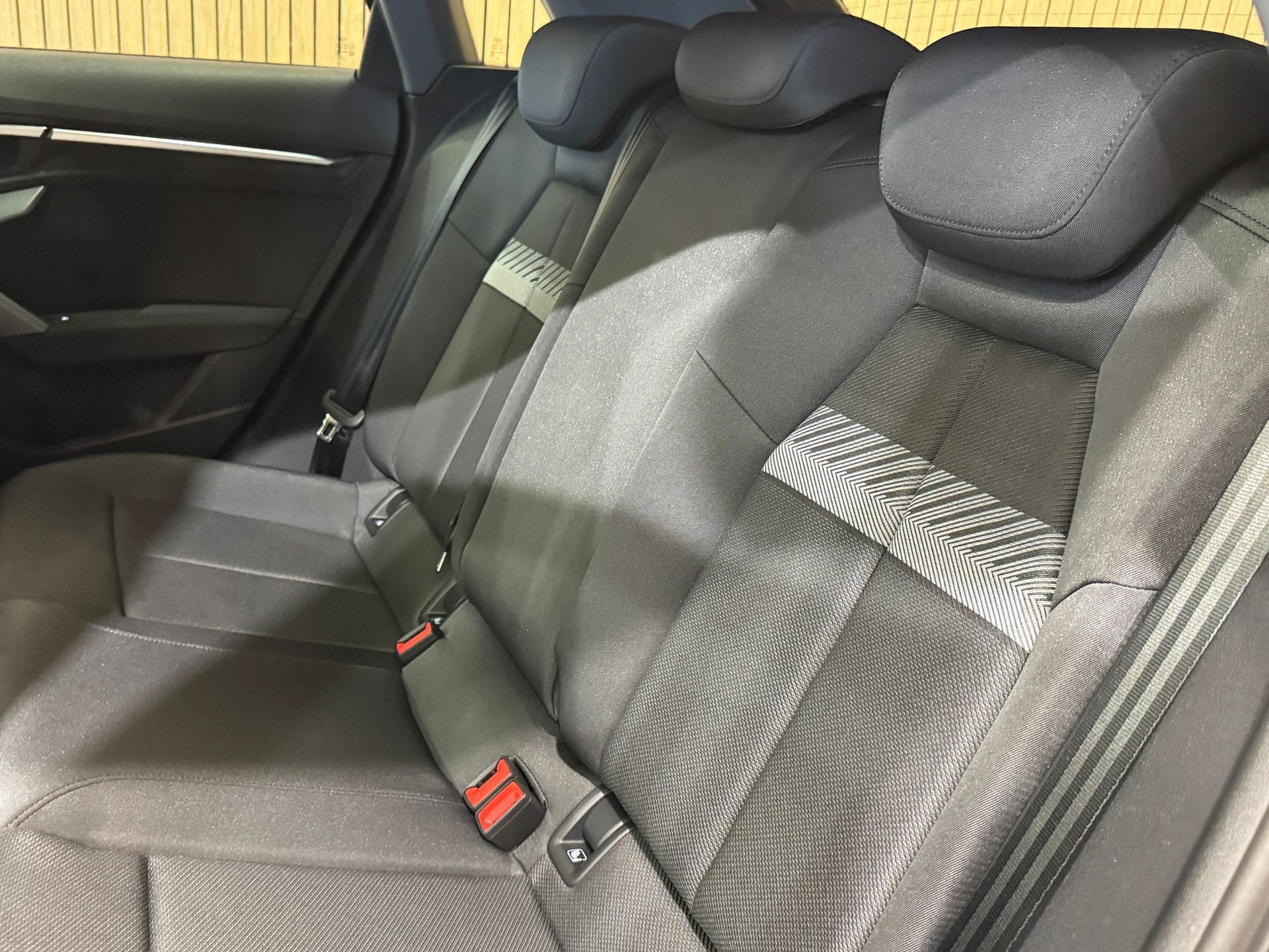 AUDI A3 Sportback TFSI 150 kW quattro S line S tronic *District Green*-image-23
