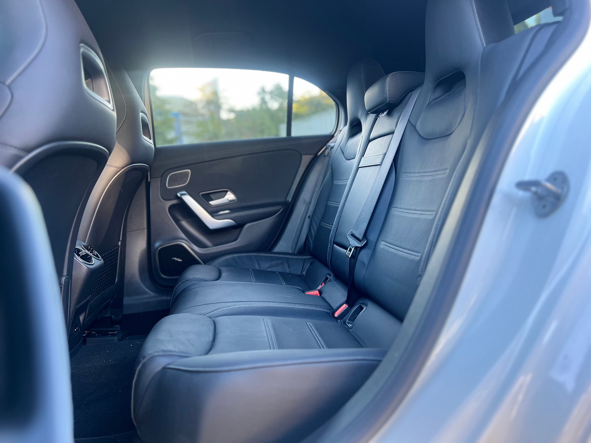 MERCEDES-BENZ A 45 S AMG 4Matic+ Speedshift-image-13