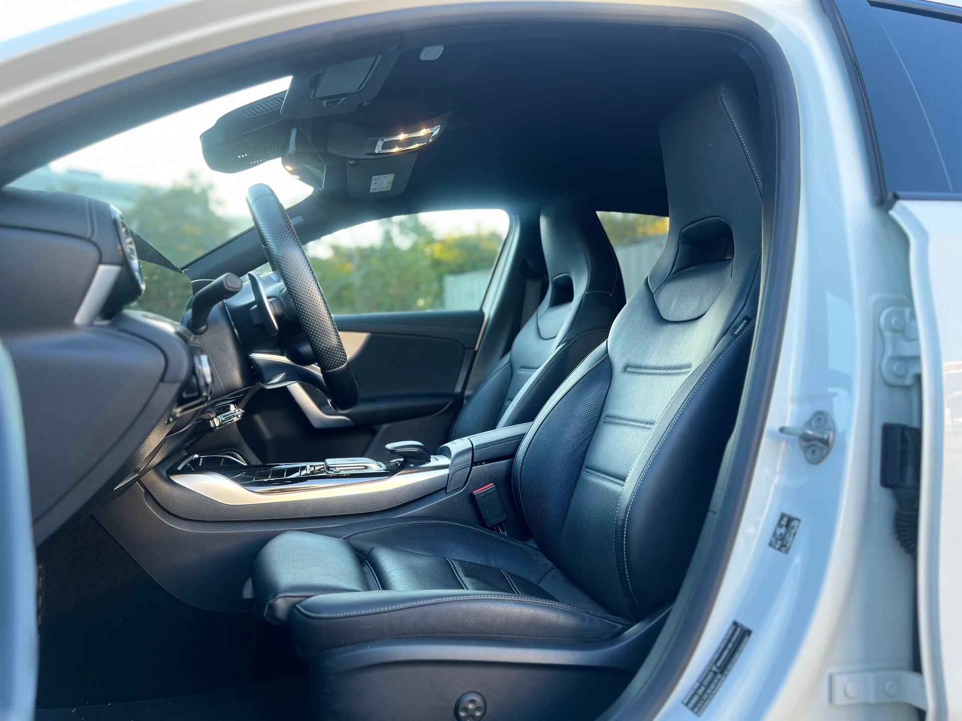 MERCEDES-BENZ A 45 S AMG 4Matic+ Speedshift-image-11