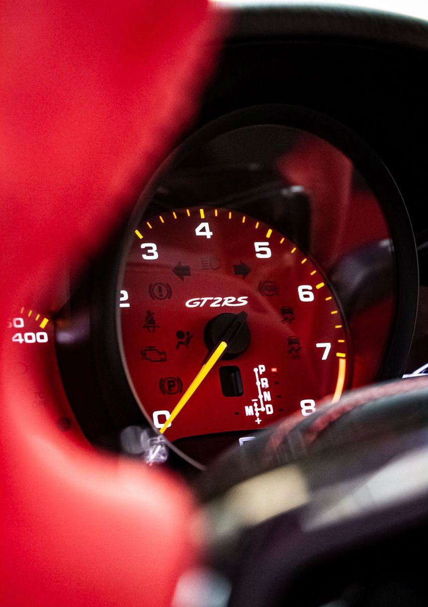 PORSCHE 911 GT2 RS PDK-image-5