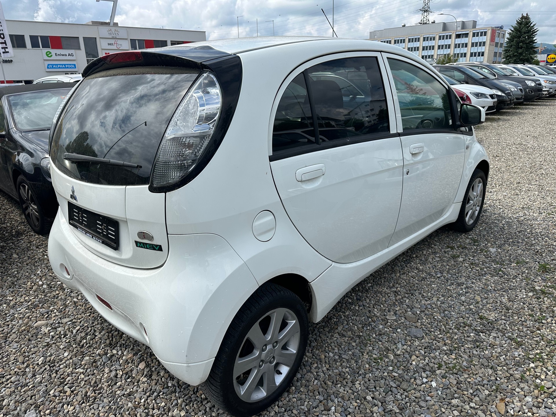 MITSUBISHI i MiEV-image-3