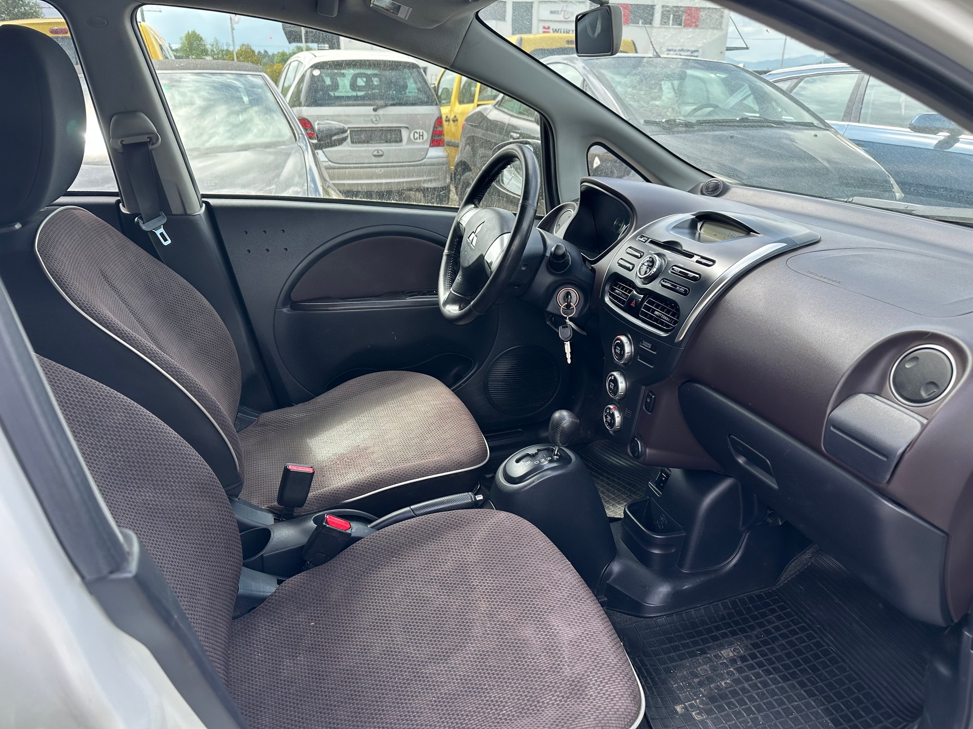 MITSUBISHI i MiEV-image-4