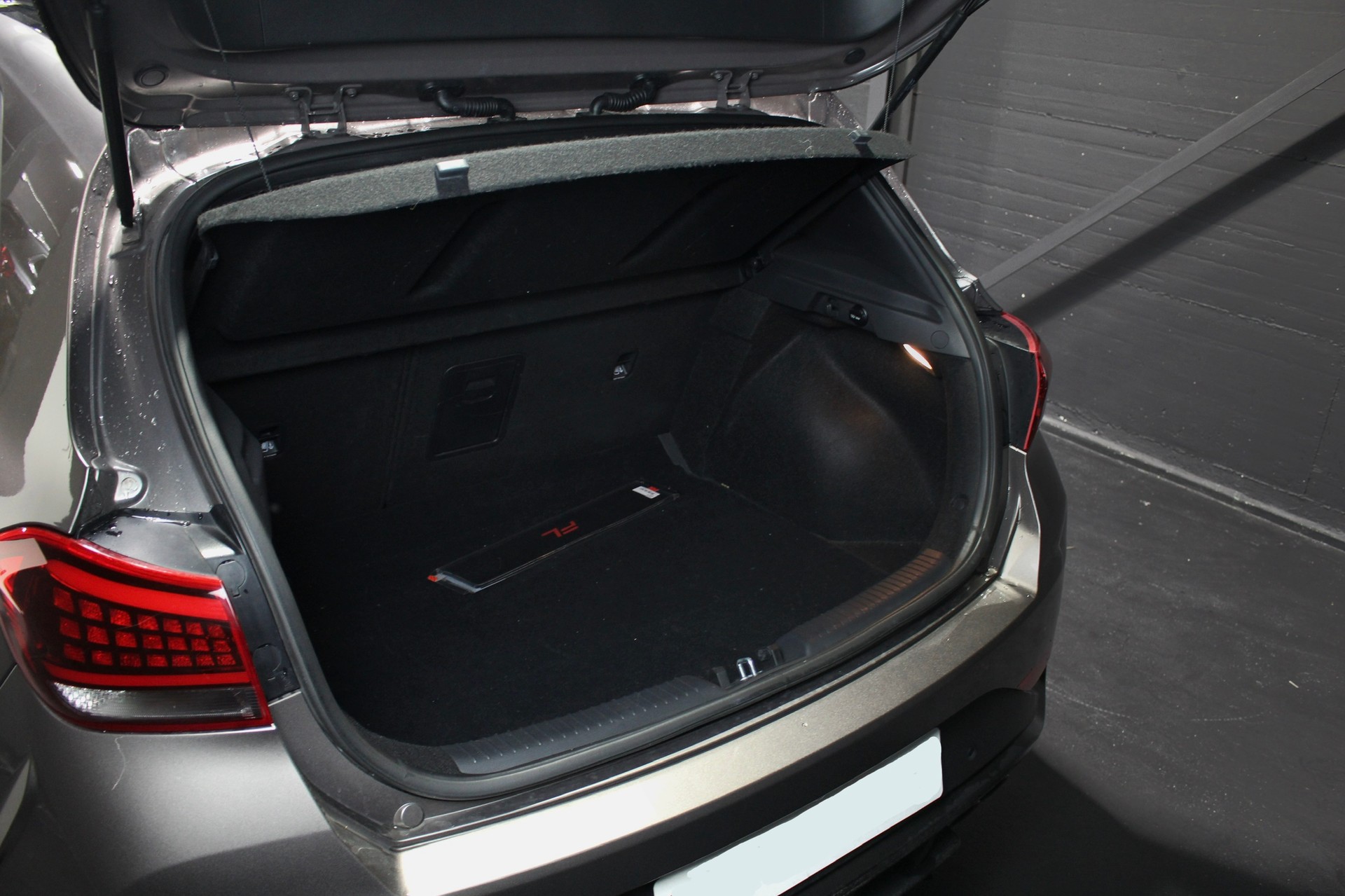 HYUNDAI i30 1.5 T-GDi N Line Lux.pack 48V MH DCT-image-15