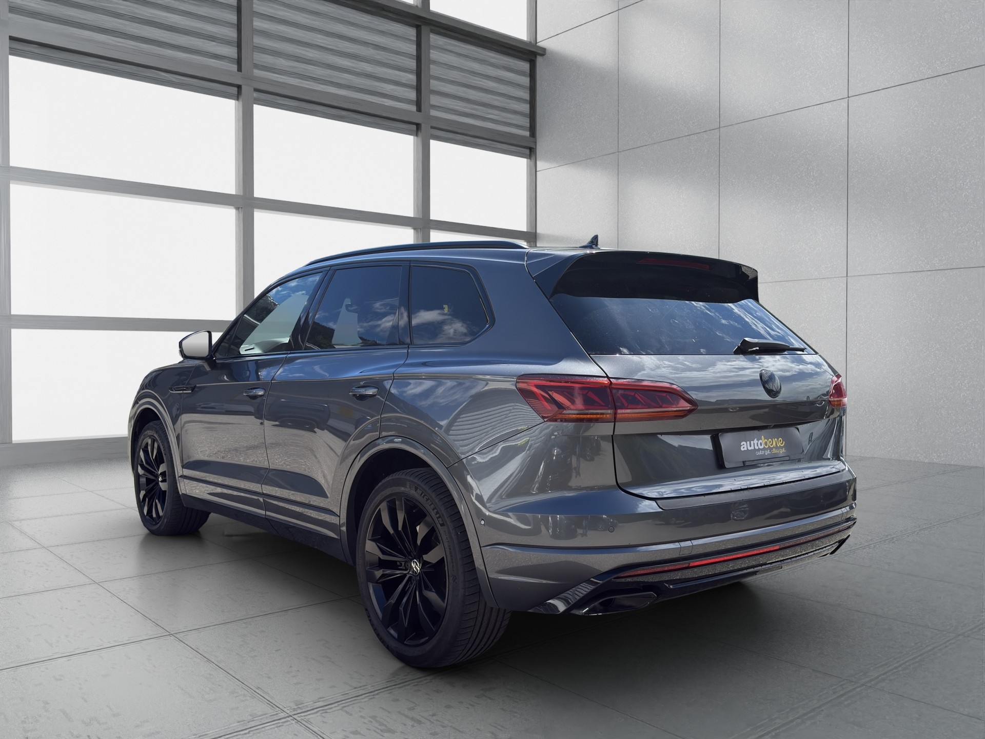VW Touareg 3.0 TDI R Line Tiptronic-image-4