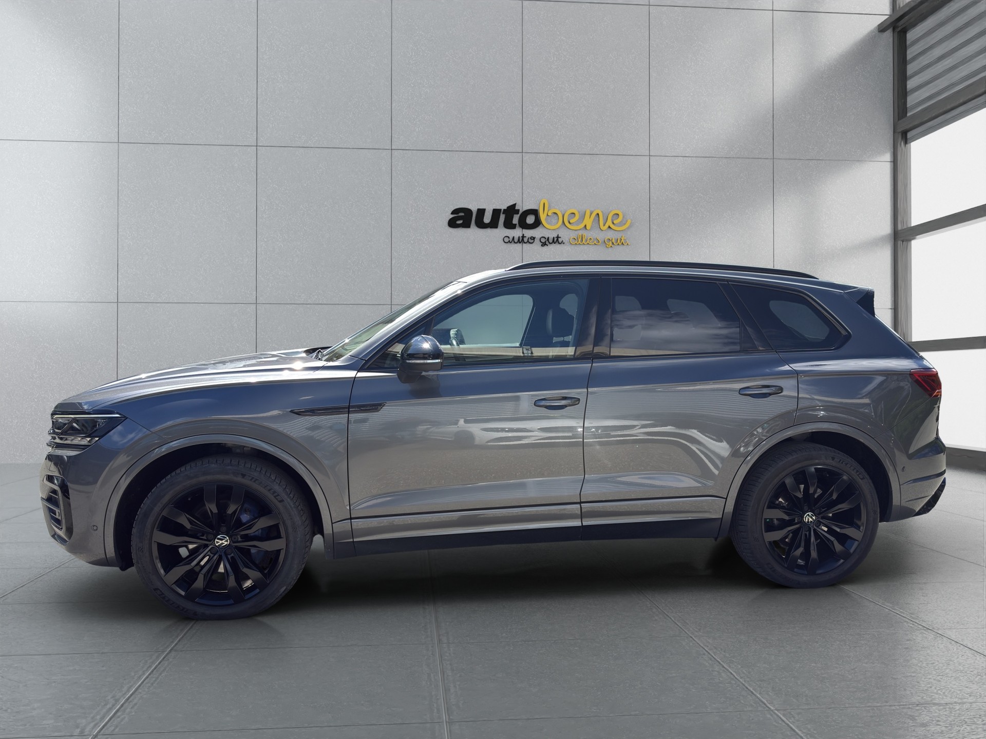 VW Touareg 3.0 TDI R Line Tiptronic-image-3