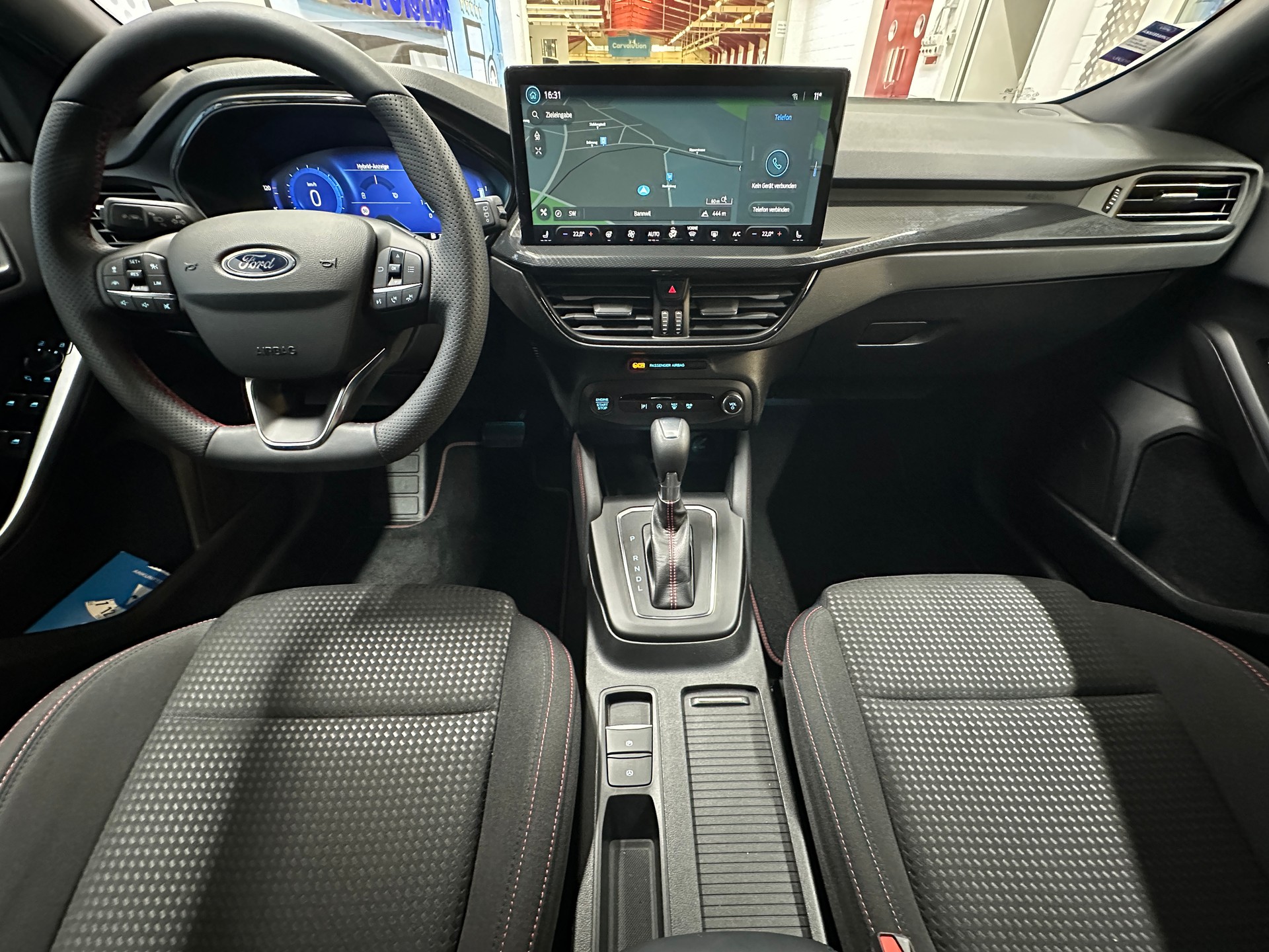 FORD Focus 1.0 MHEV ST-Line X Automat-image-9