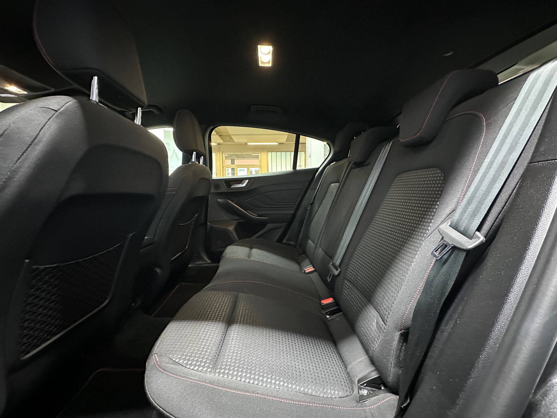 FORD Focus 1.0 MHEV ST-Line X Automat-image-8