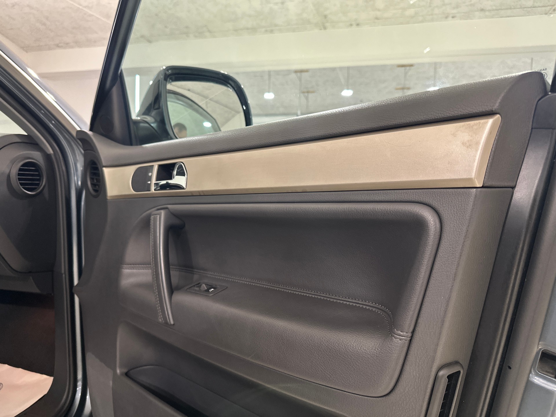VW Touareg 3.0 TDI-image-18
