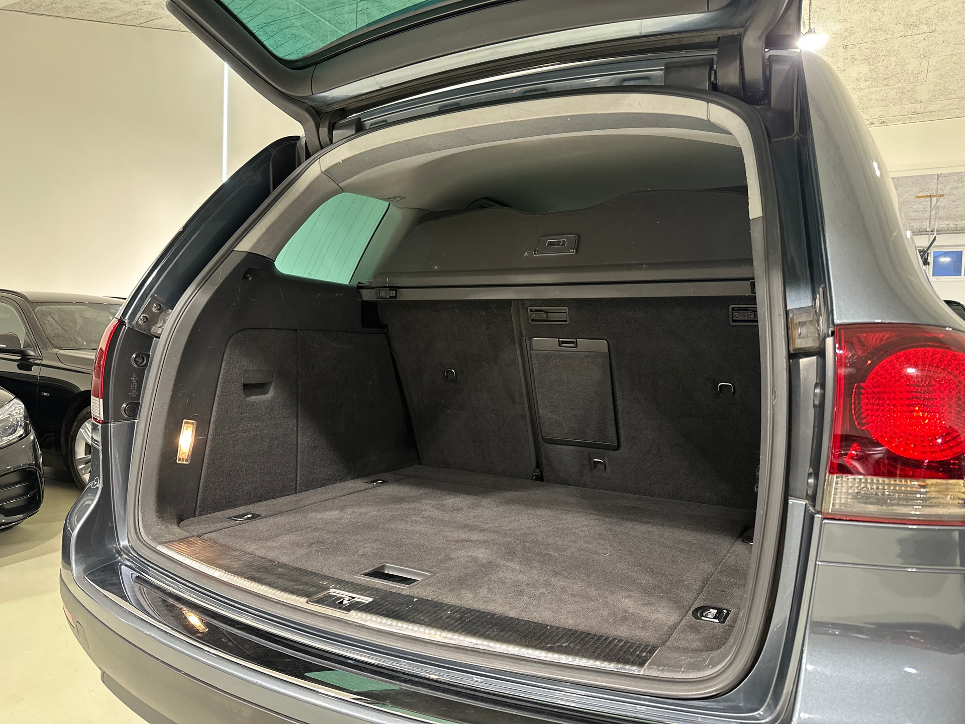 VW Touareg 3.0 TDI-image-7