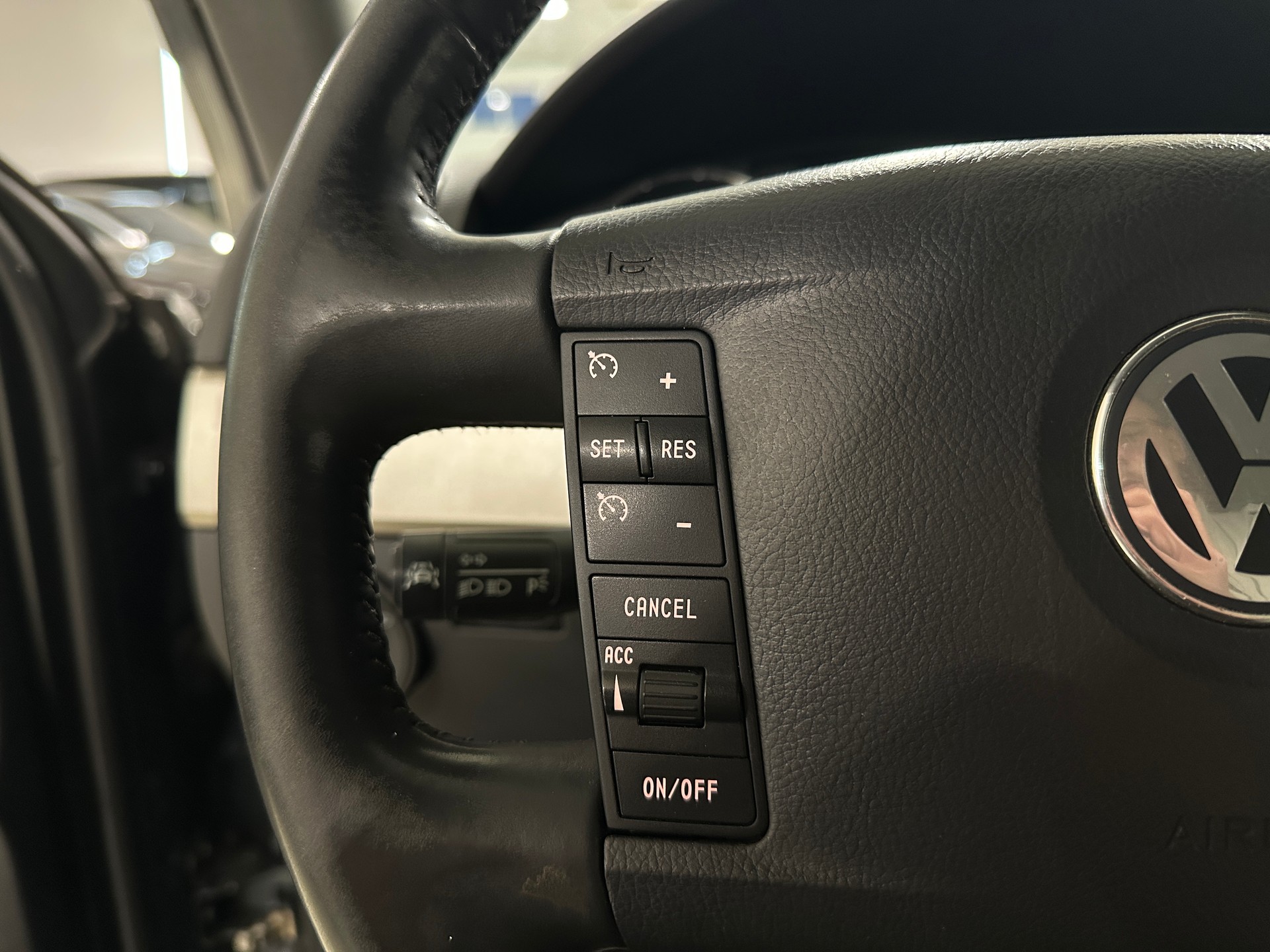 VW Touareg 3.0 TDI-image-22