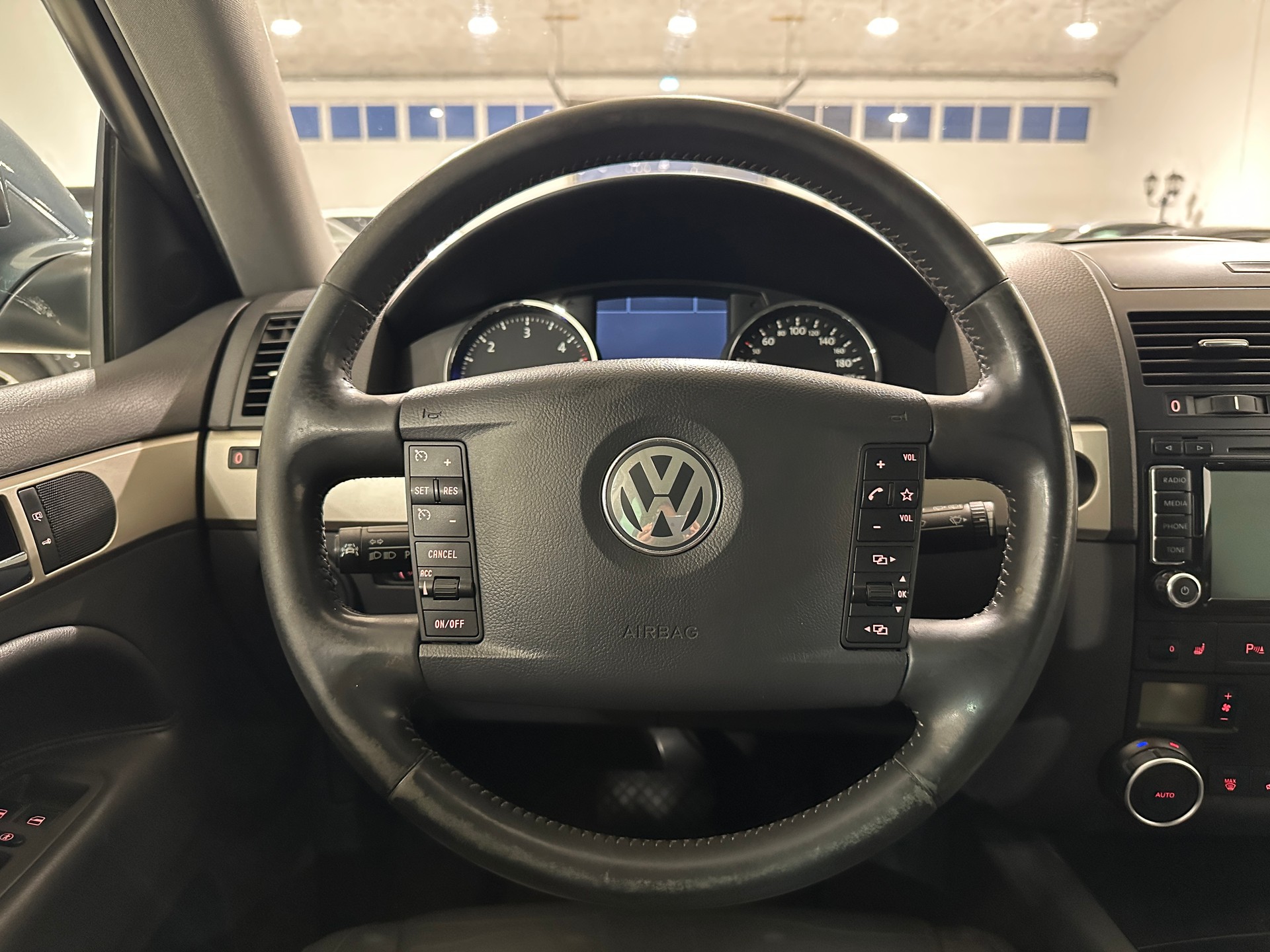 VW Touareg 3.0 TDI-image-20