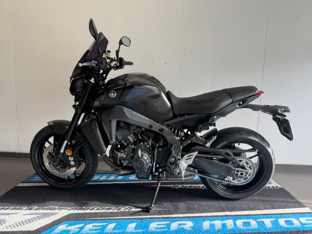 YAMAHA MT-09-showroom-element-1