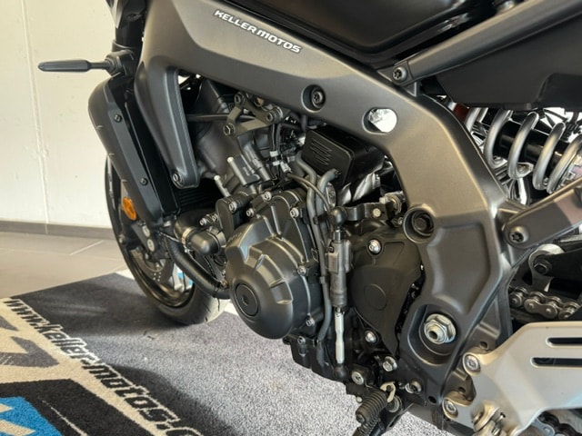 YAMAHA MT-09-image-4