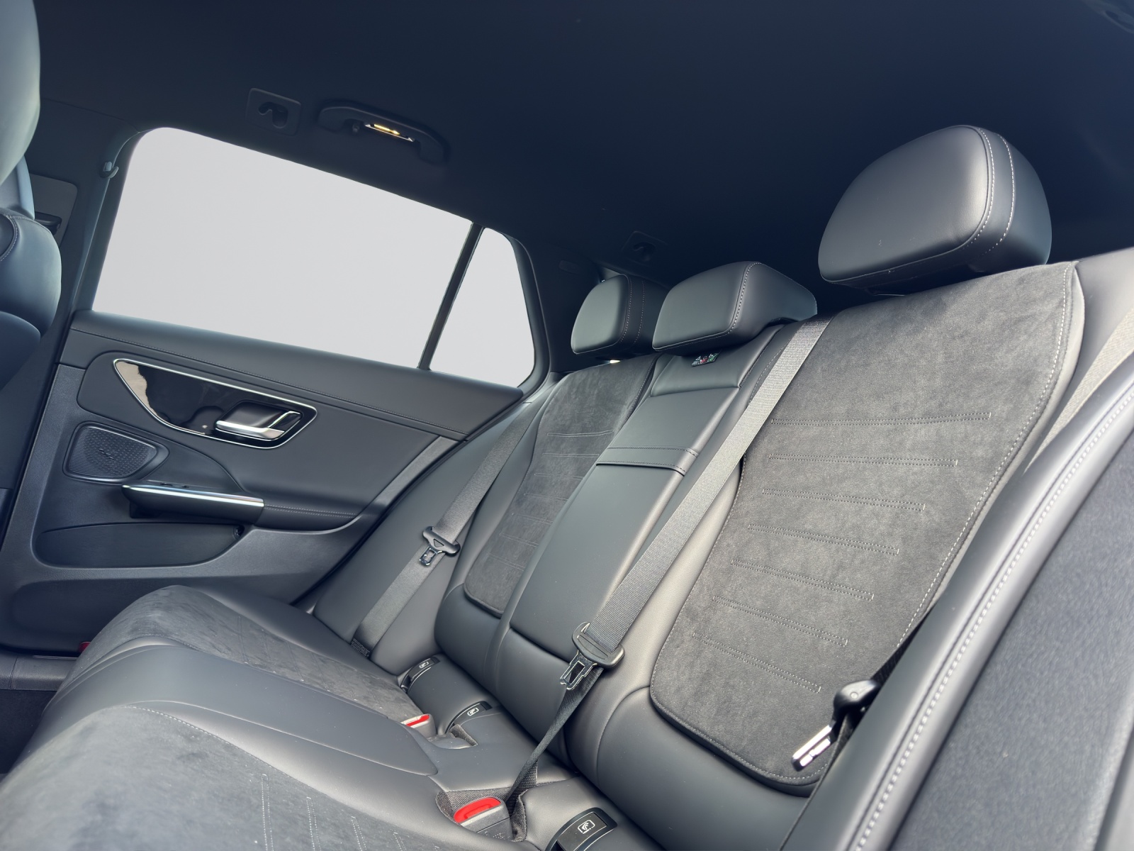 MERCEDES-BENZ C 220 d T 4 Matic Swiss Star-image-12