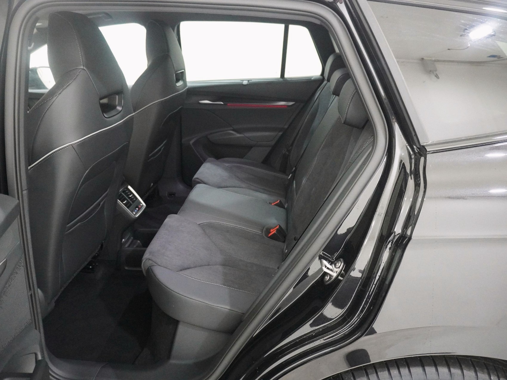 SKODA Enyaq iV 85x SportLine MAXX-image-14