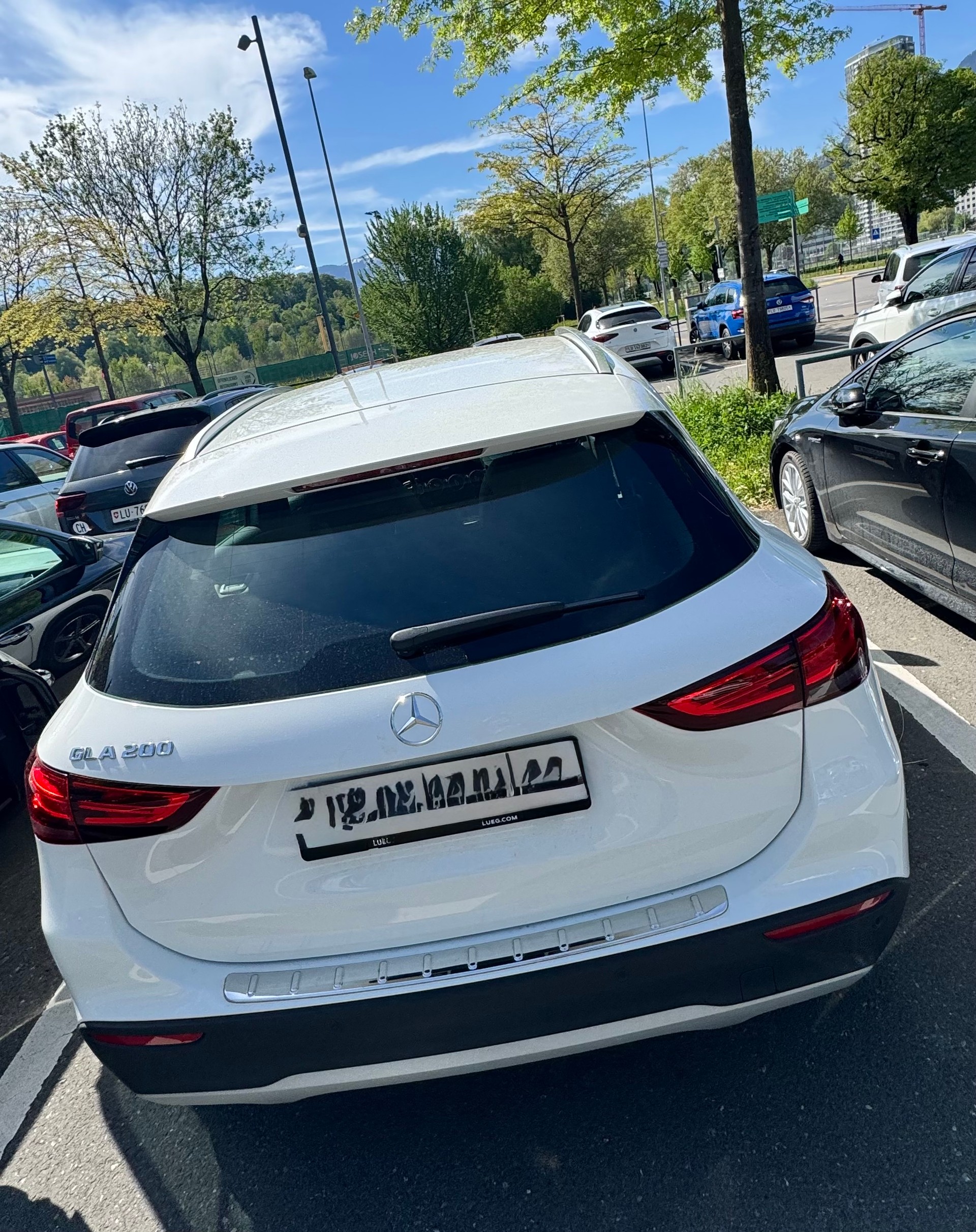MERCEDES-BENZ GLA 200-image-1