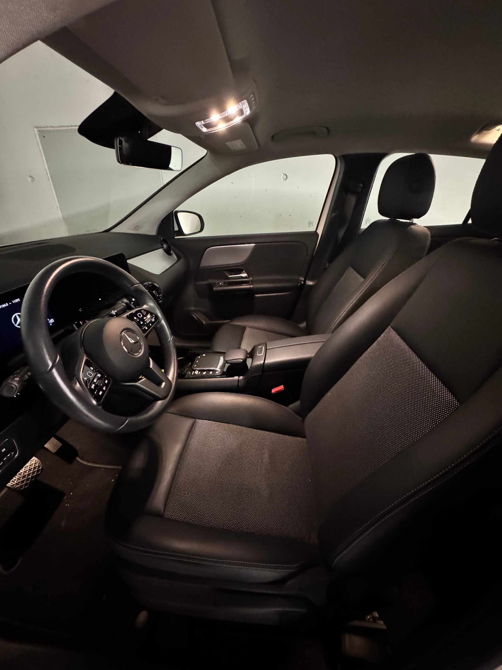 MERCEDES-BENZ GLA 200-image-4