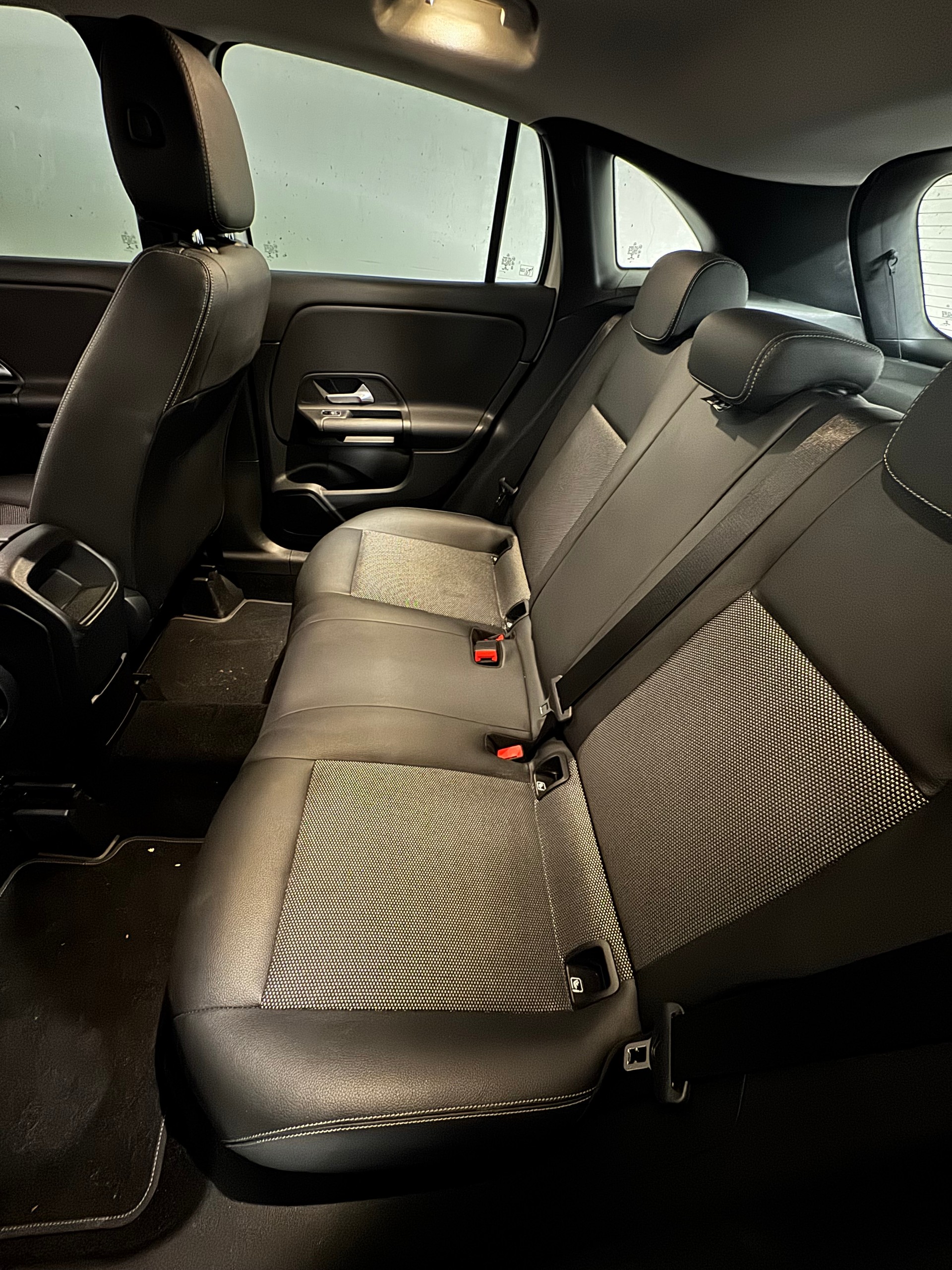 MERCEDES-BENZ GLA 200-image-5