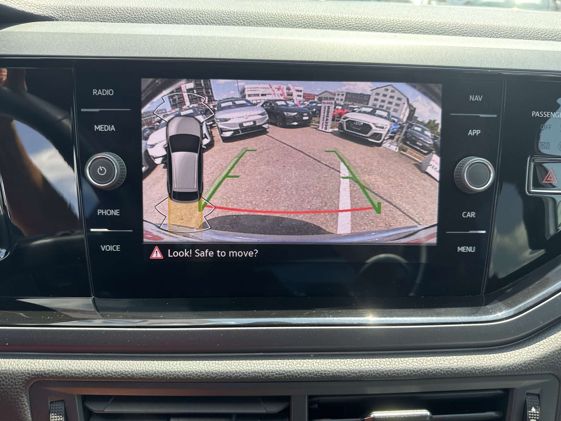 VW Taigo 1.0 TSi R-Line DSG-Automat-image-9