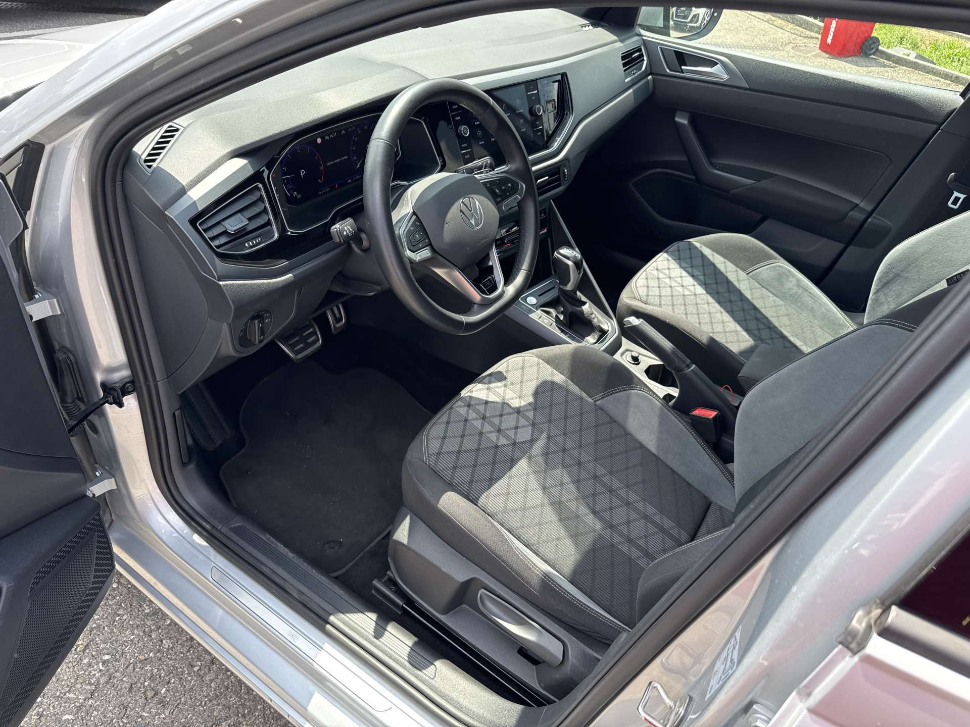 VW Taigo 1.0 TSi R-Line DSG-Automat-image-5