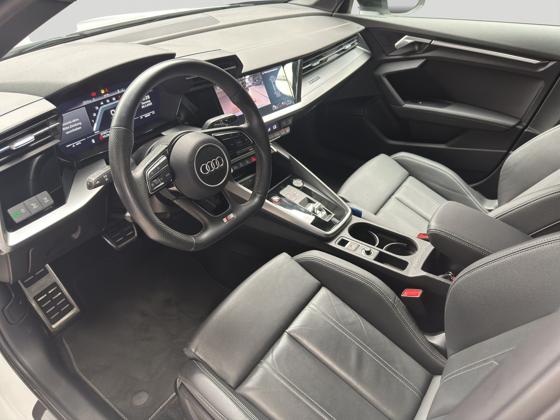 AUDI S3 Limousine 2.0 TFSI quattro Schwarz Plus S-tronic-image-6