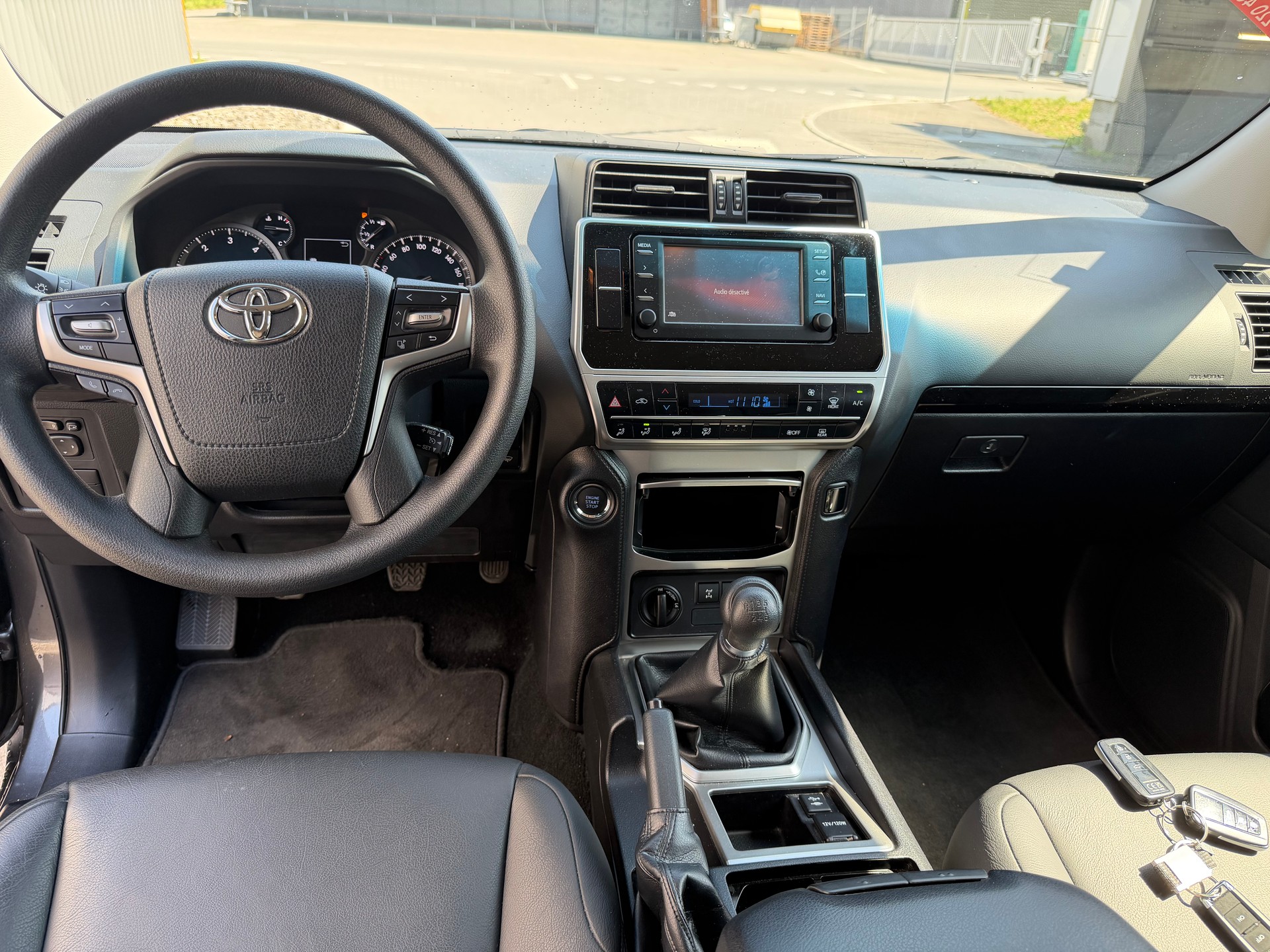 TOYOTA Land Cruiser 2.8TD 231 CV BOITE MANUEL-image-38