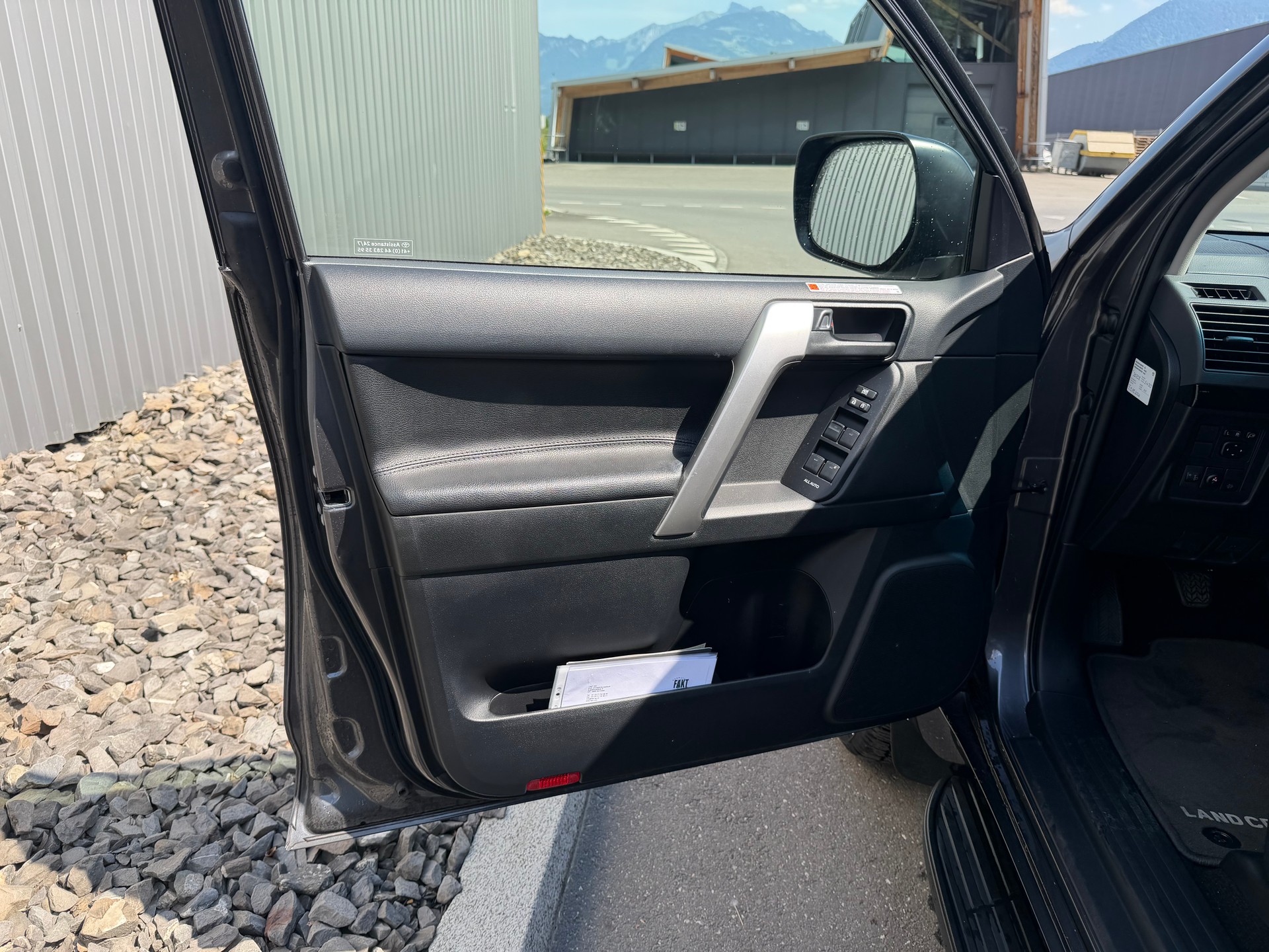 TOYOTA Land Cruiser 2.8TD 231 CV BOITE MANUEL-image-17