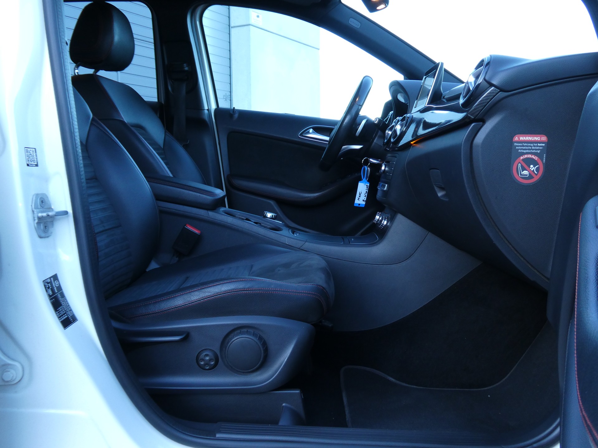 MERCEDES-BENZ B 220 CDI Swiss Star Edition AMG Line 4Matic (CH)-image-11