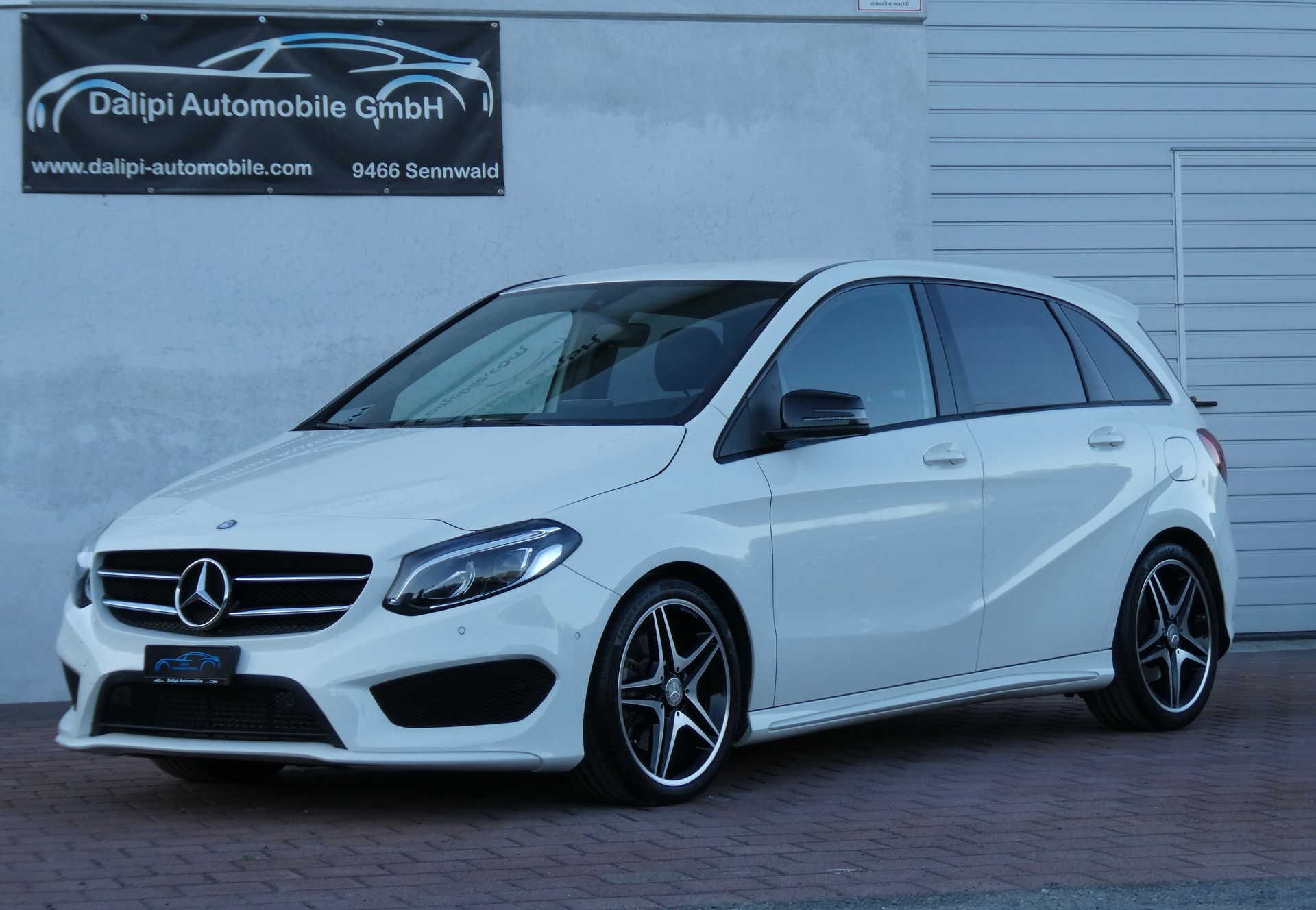 MERCEDES-BENZ B 220 CDI Swiss Star Edition AMG Line 4Matic (CH)-showroom-element-3