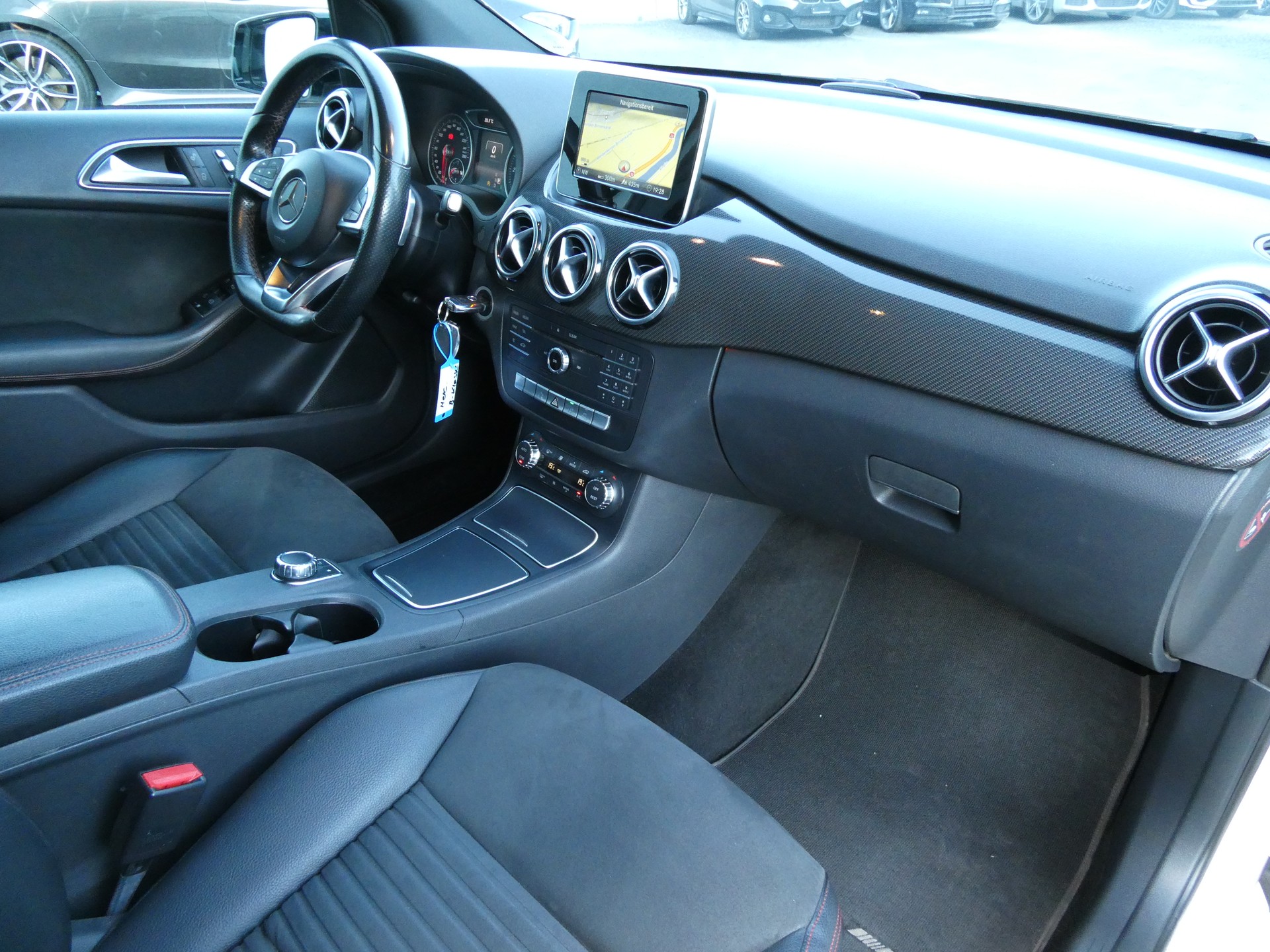 MERCEDES-BENZ B 220 CDI Swiss Star Edition AMG Line 4Matic (CH)-image-10