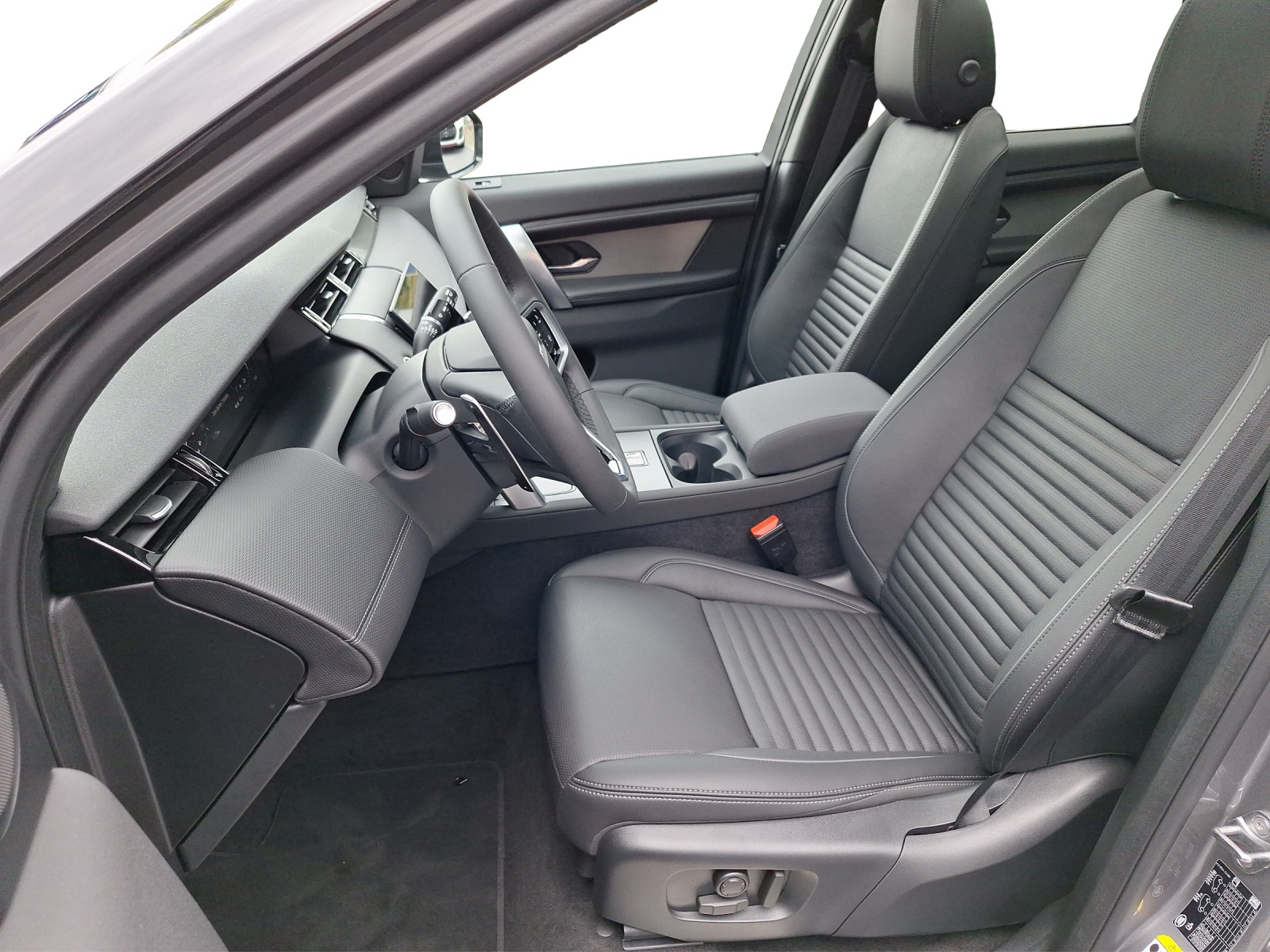 LAND ROVER Discovery Sport 1.5 T 300e Dynamic SE-image-4