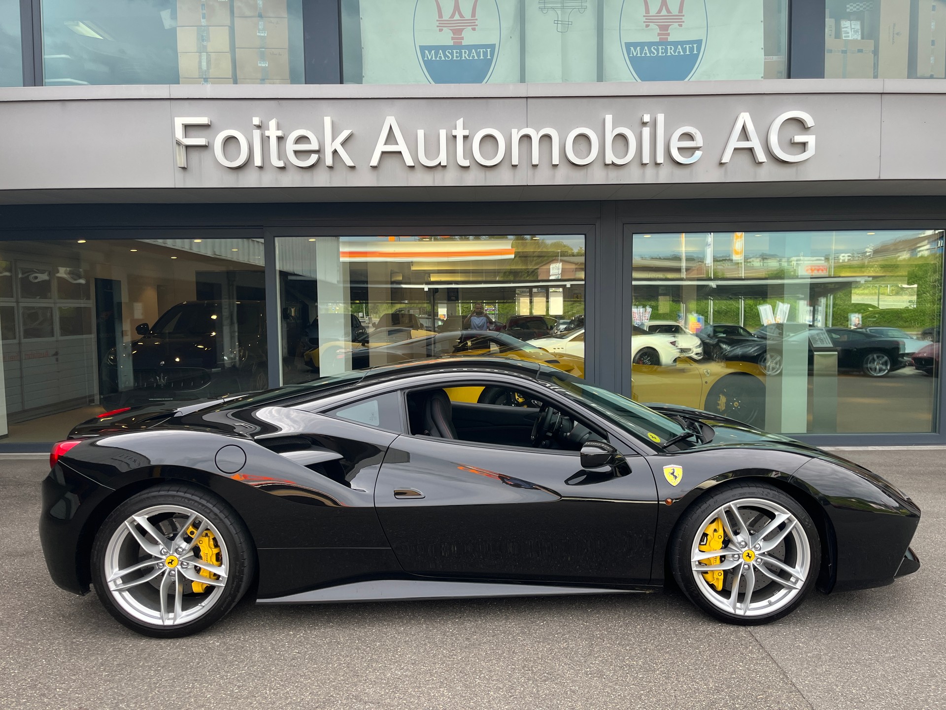FERRARI 488 GTB