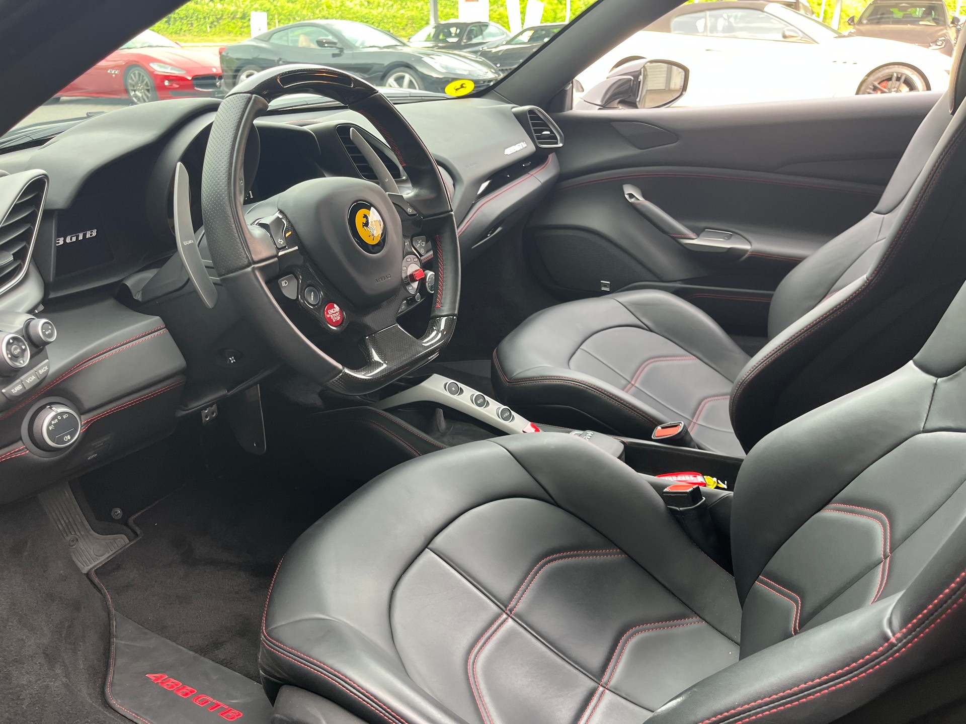 FERRARI 488 GTB-showroom-element-3