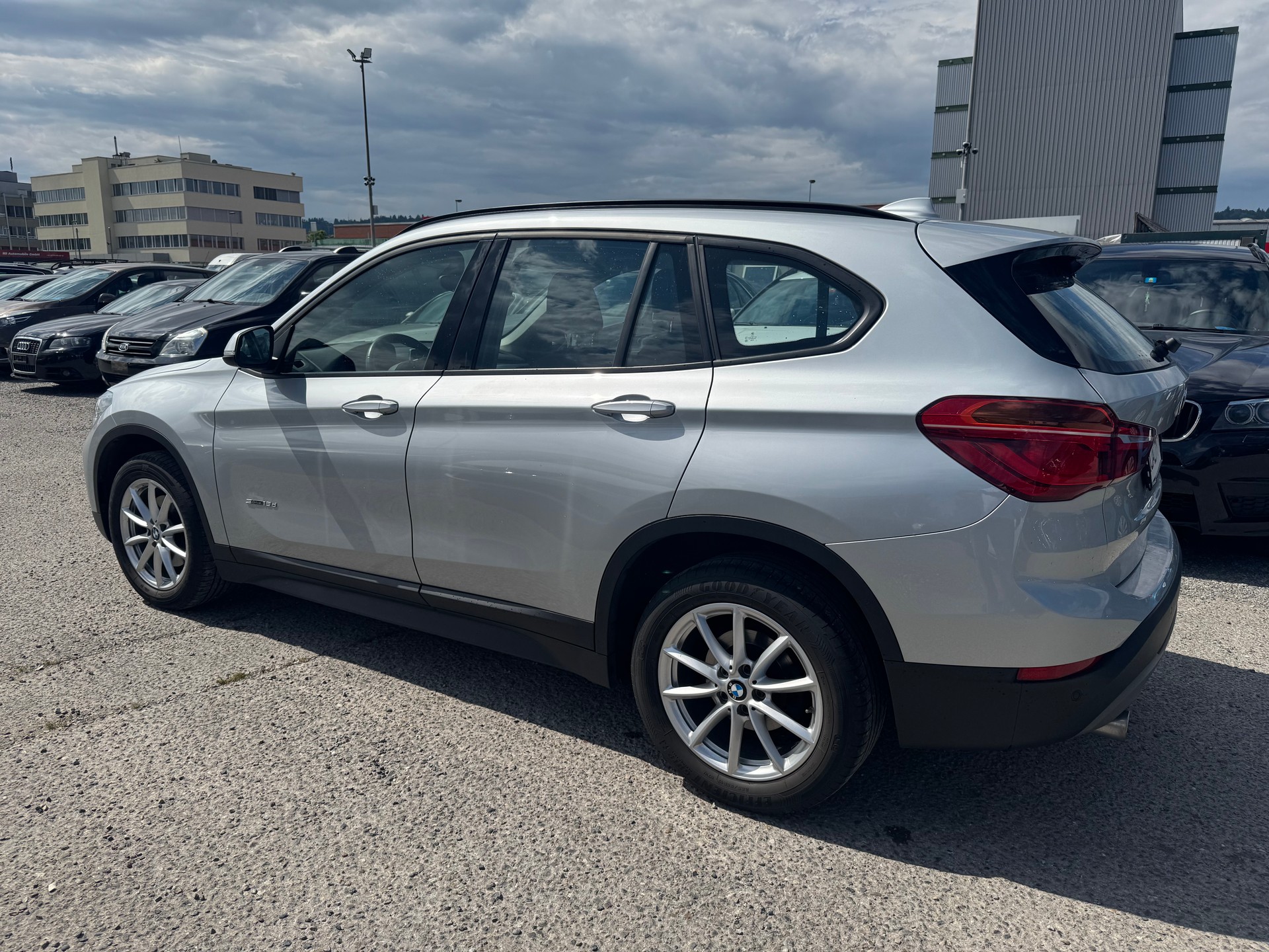 BMW X1 sDrive 18d-image-3