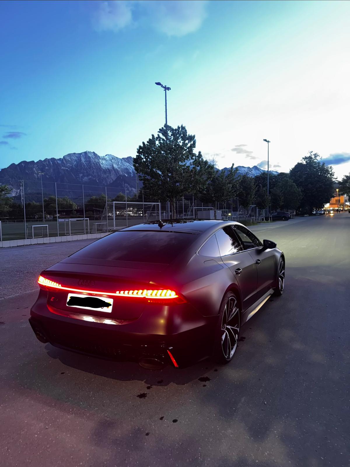 AUDI Sportback 4.0 V8 TFSI quattro T-Tronic-image-2