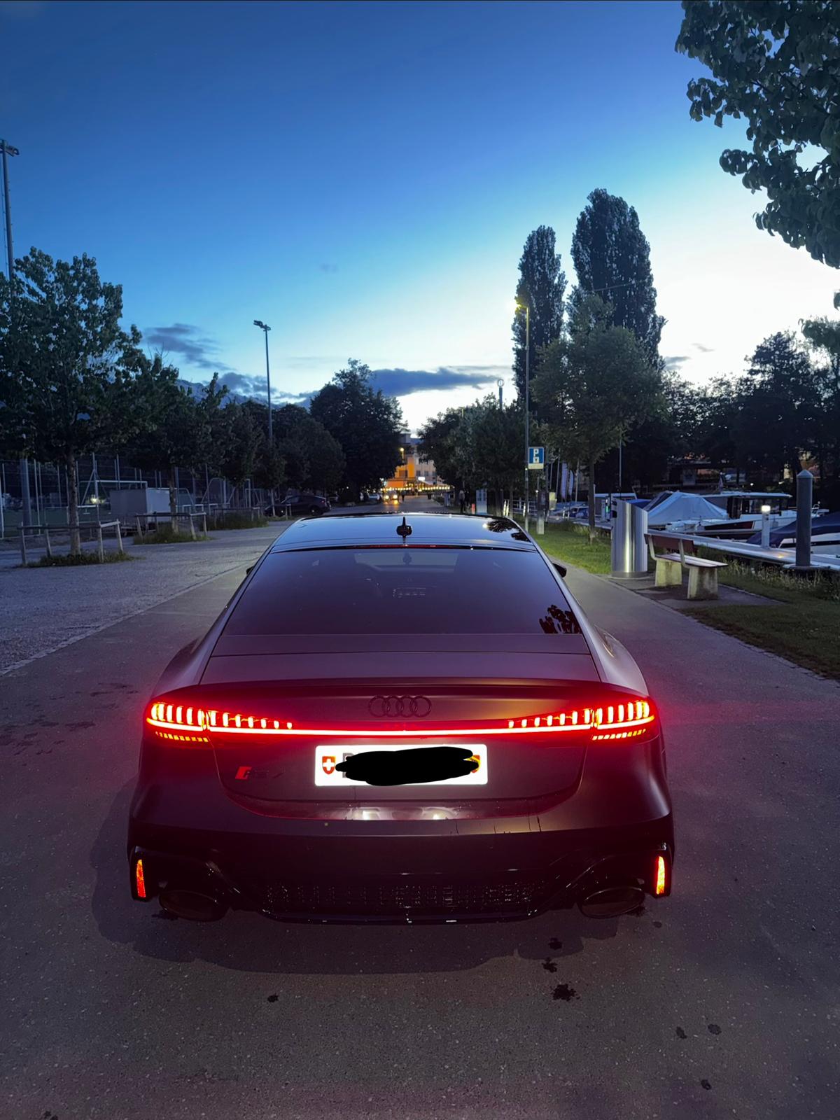 AUDI Sportback 4.0 V8 TFSI quattro T-Tronic-image-3