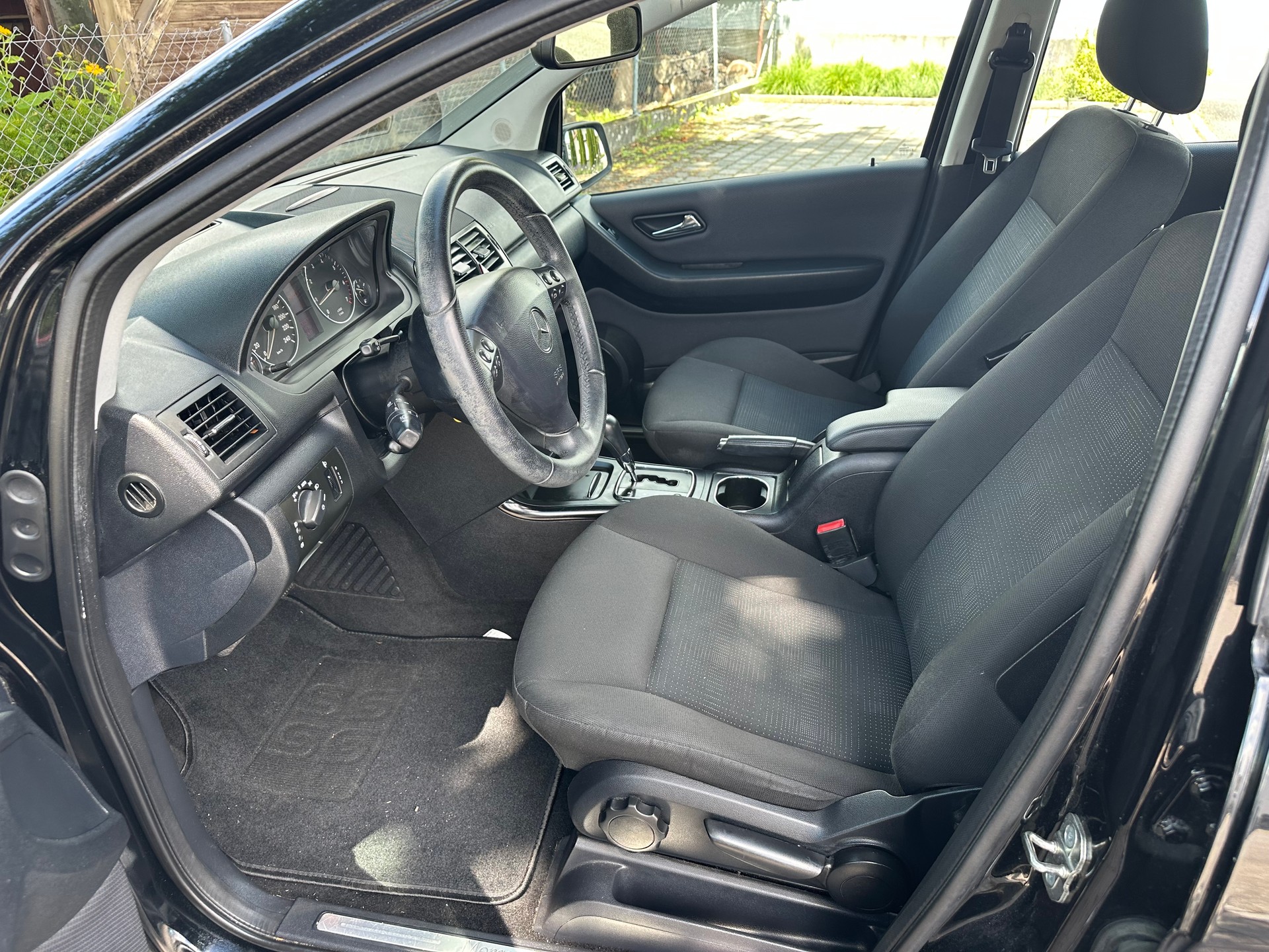 MERCEDES-BENZ A 160 (150) Avantgarde Autotronic-image-8
