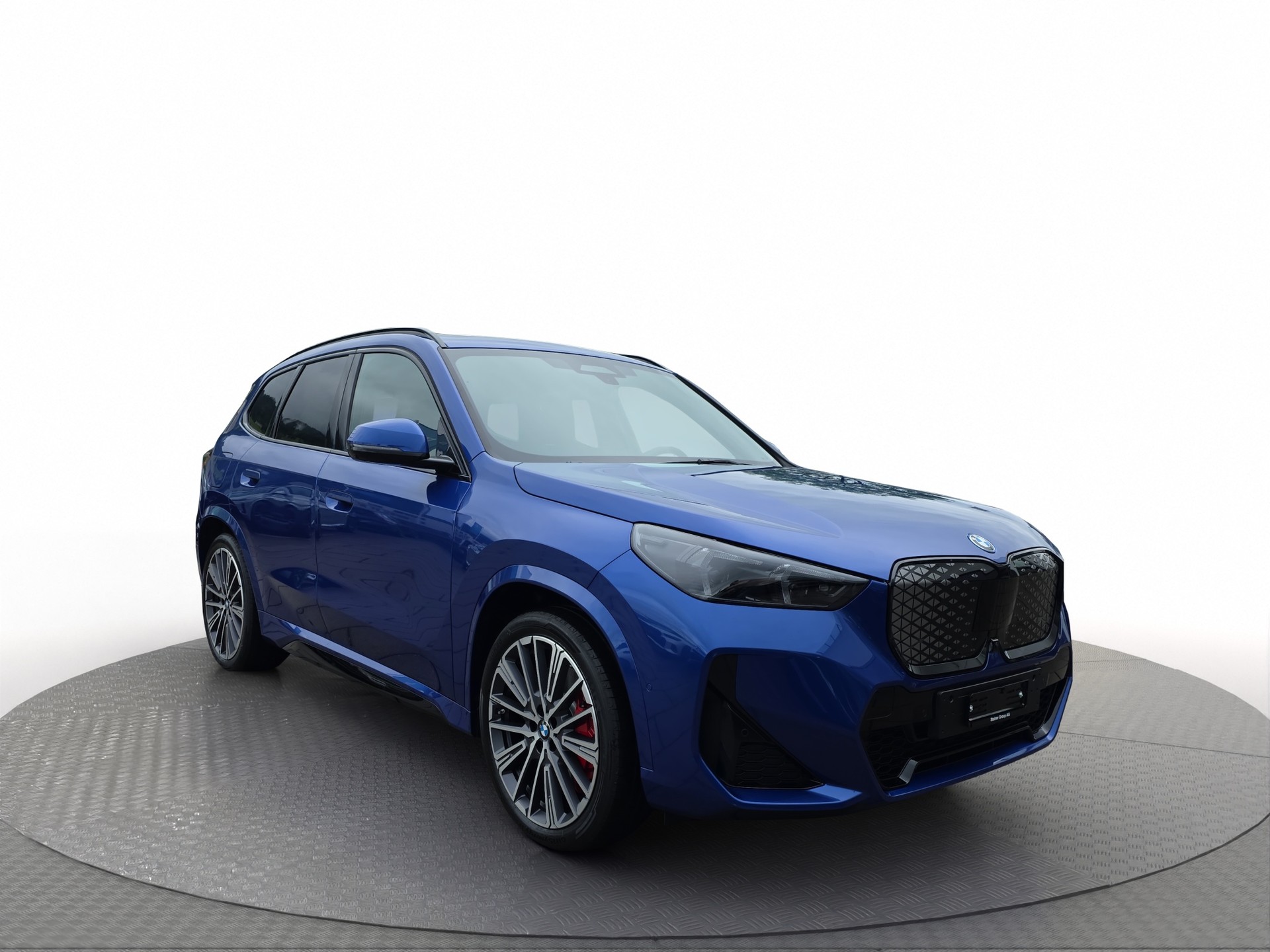 BMW iX1 xDrive 30 M Sport Pro-image-1