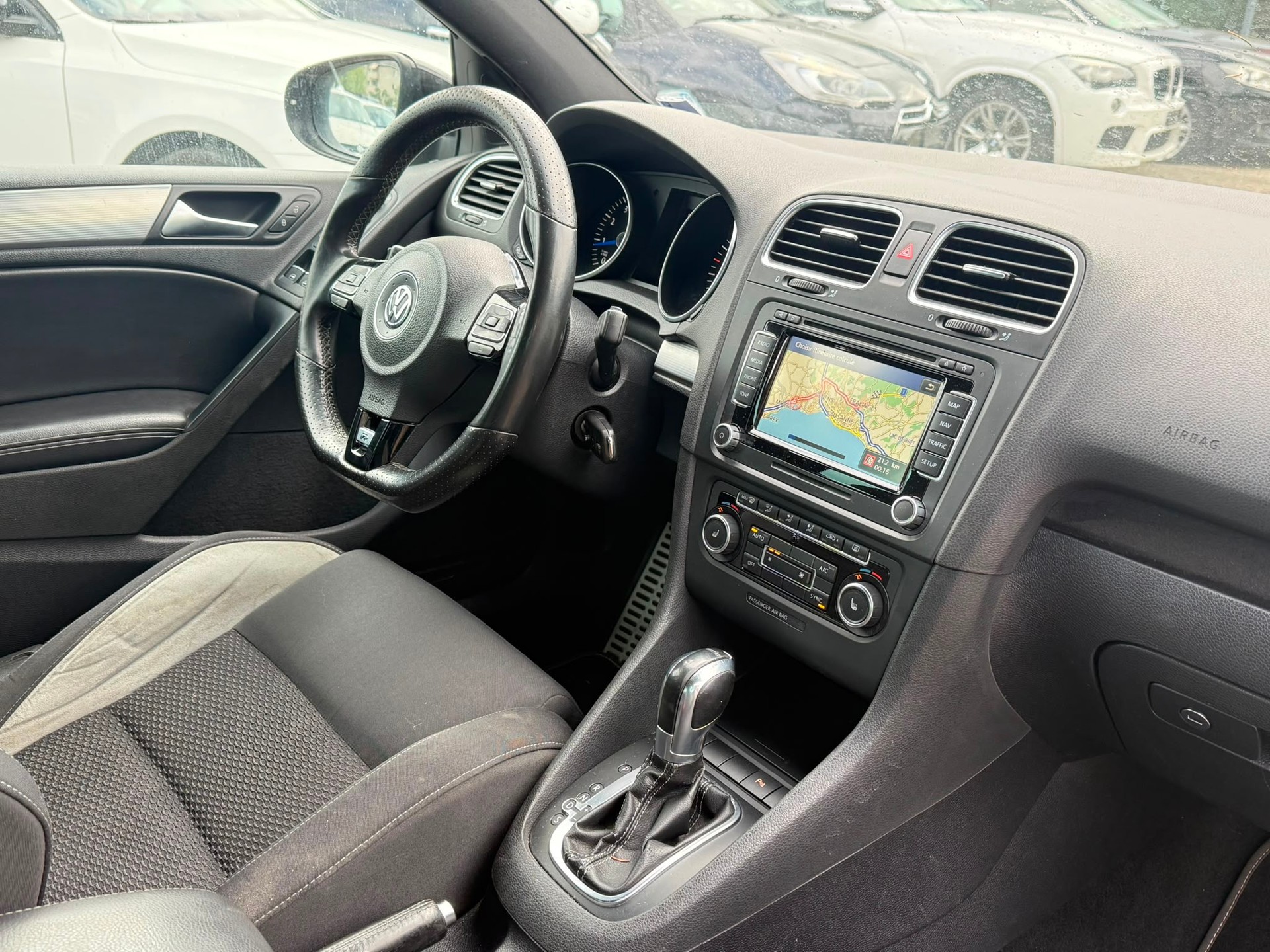 VW Golf 2.0 TSI R 4Motion DSG-image-12