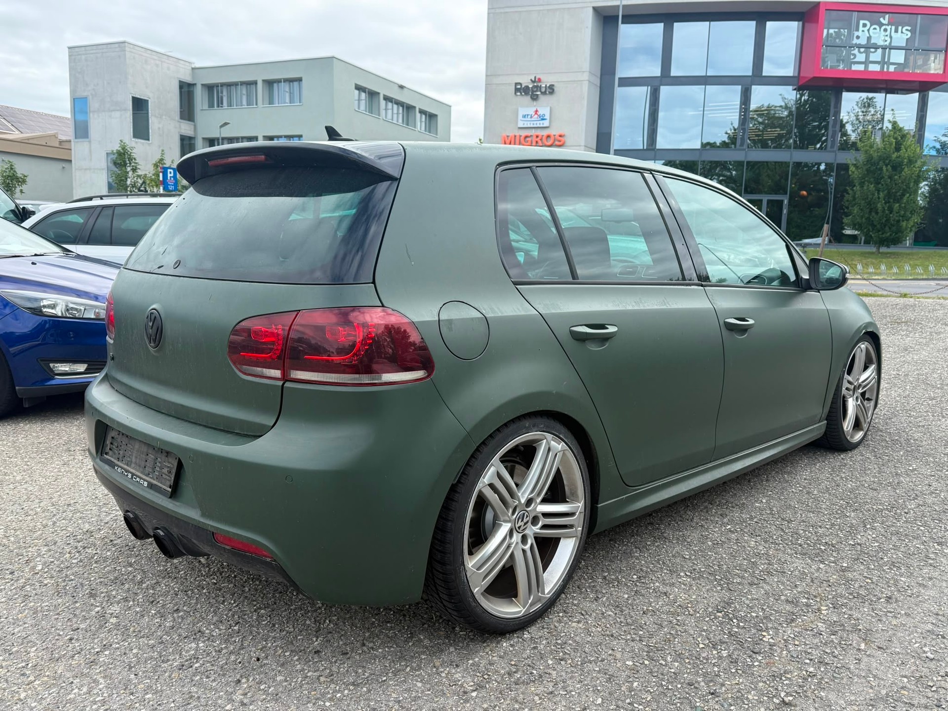 VW Golf 2.0 TSI R 4Motion DSG-image-1